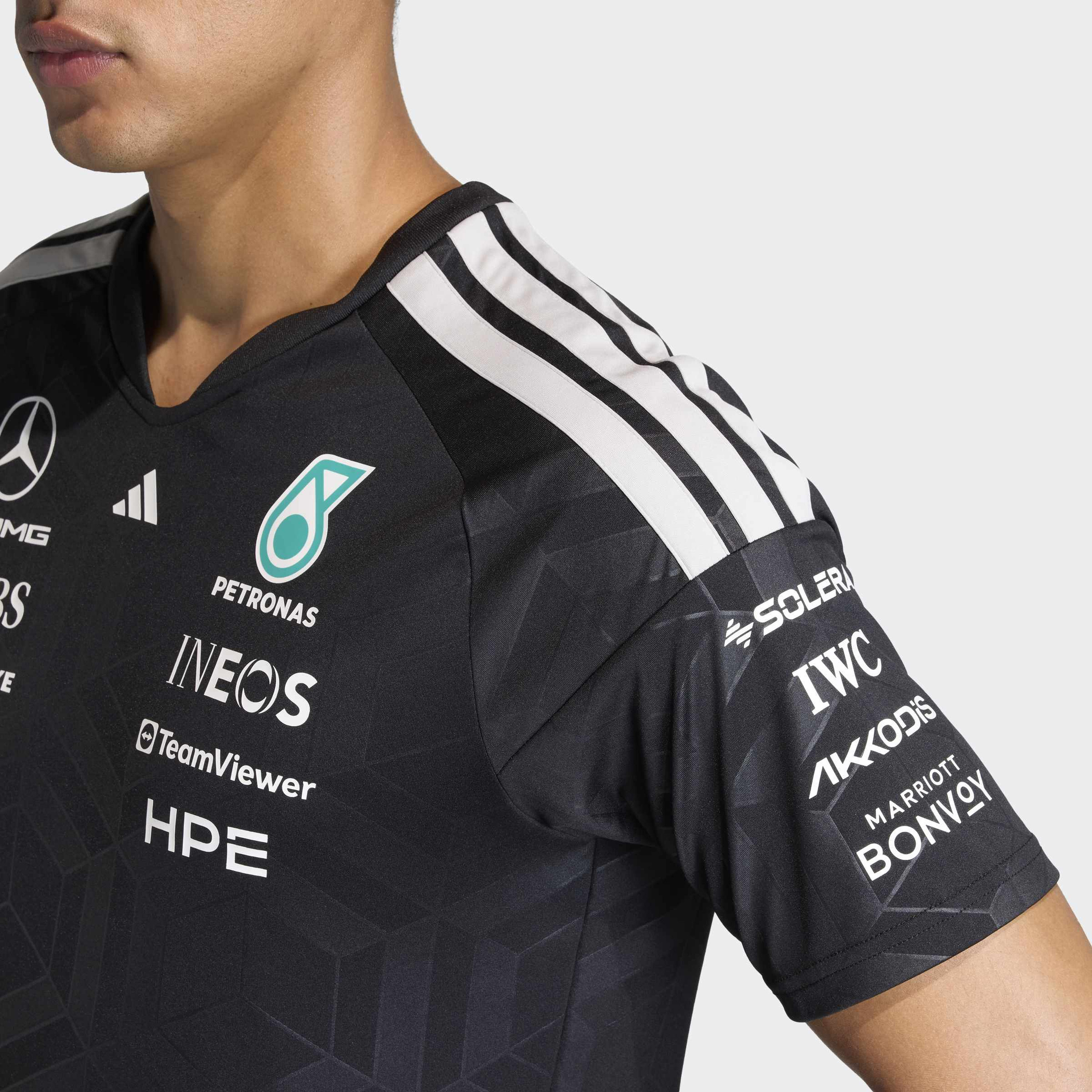 اديداس - قميص سائق فريق مرسيدس - إيه إم جي بتروناس للفورمولا 1 للرجال-men-clothing-sportswearandactivewear-tshirtsandpolos-image-12