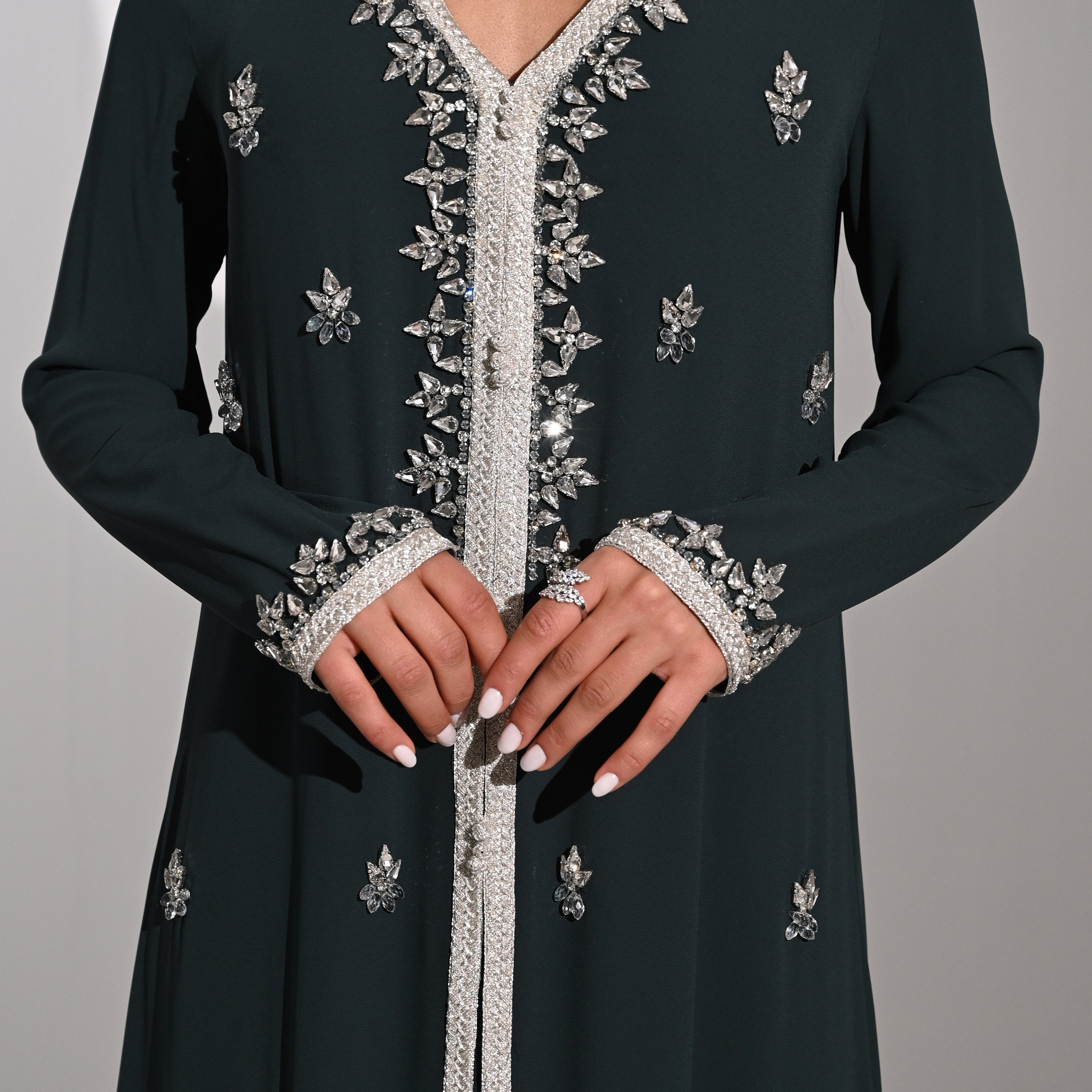 فستان سهرة نسائي طويل ماكسي من الشيفون بتطريز كريستالي ودانتيل من أكاديا-women-clothing-dresses-image-19