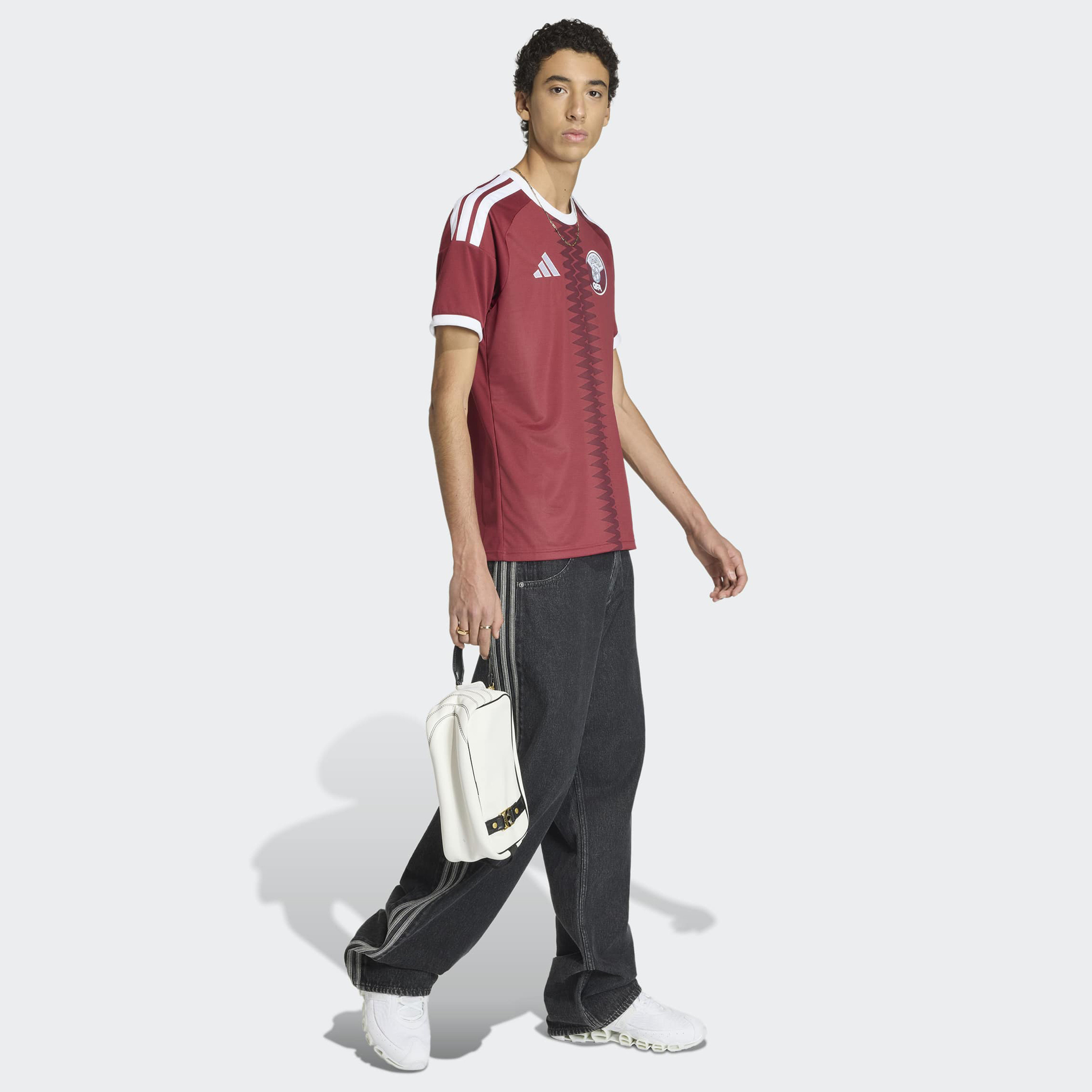 اديداس - قميص منتخب قطر الأساسي للرجال لكأس العالم FIFA 2026-men-clothing-sportswearandactivewear-tshirtsandpolos-image-3