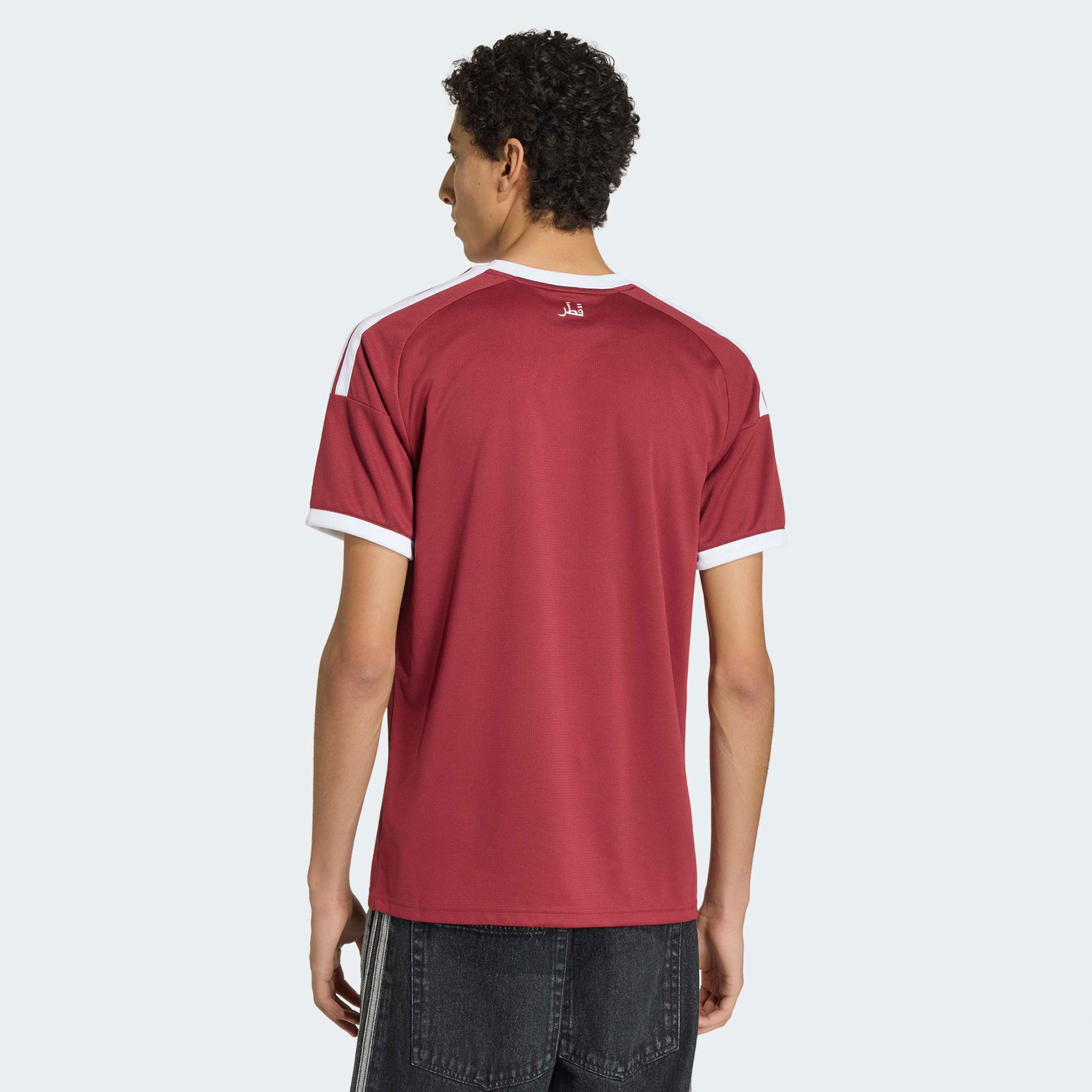 اديداس - قميص منتخب قطر الأساسي للرجال لكأس العالم FIFA 2026-men-clothing-sportswearandactivewear-tshirtsandpolos-image-6