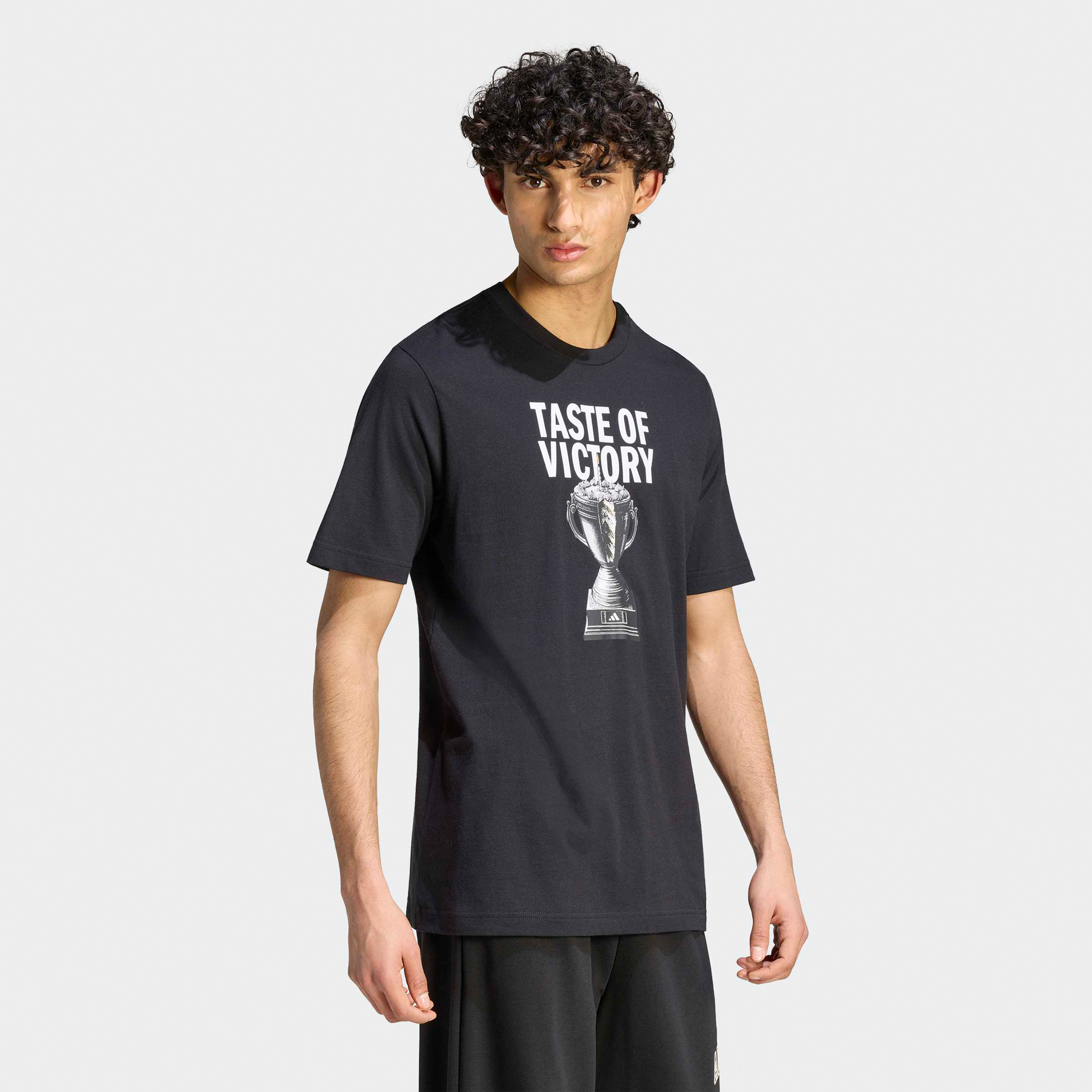 اديداس - تيشيرت رجالي برقبة دائرية مطبوع عليه صورة كعكة وعبارة Taste of Victory-men-clothing-sportswearandactivewear-tshirtsandpolos-image-1