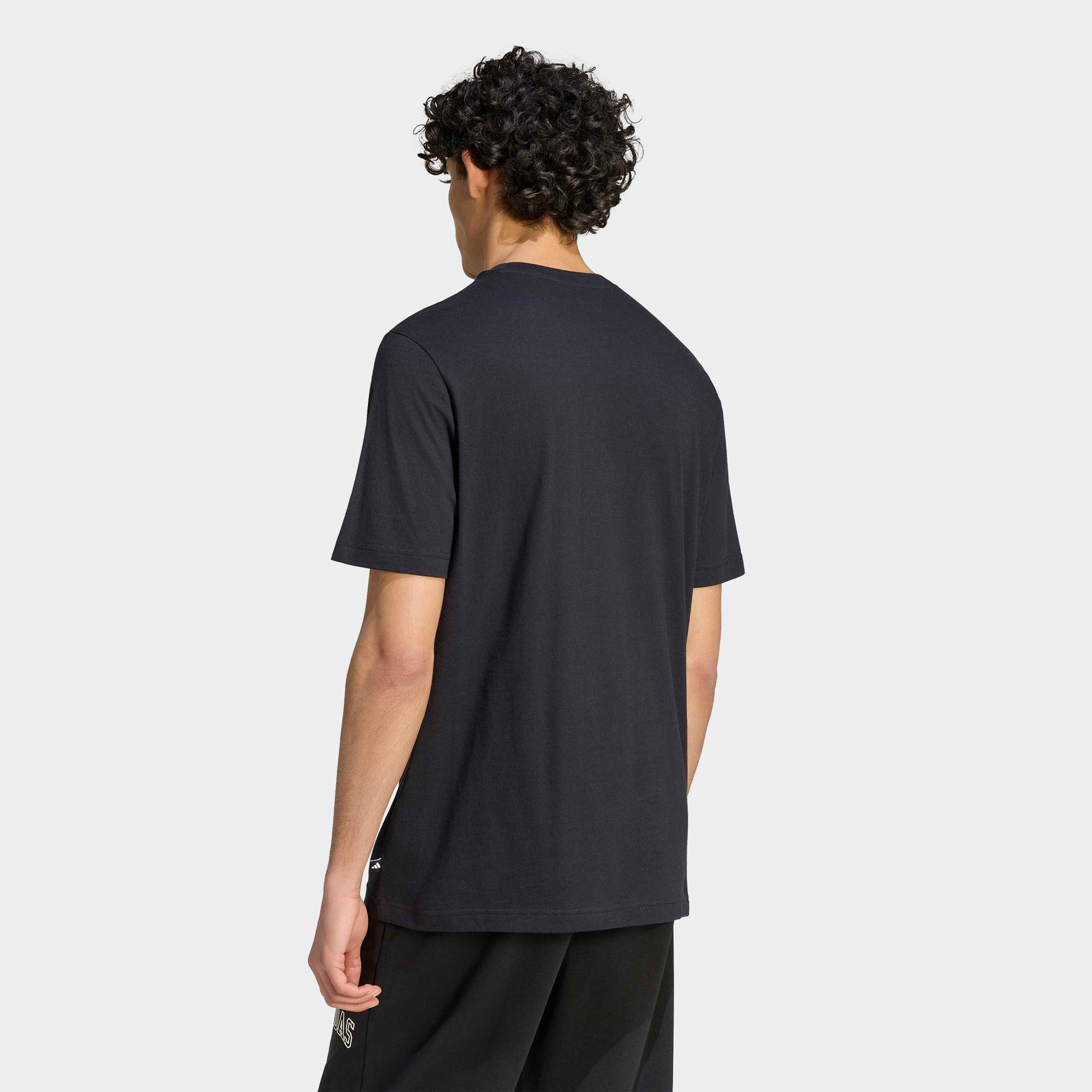 اديداس - تيشيرت رجالي برقبة دائرية مطبوع عليه صورة كعكة وعبارة Taste of Victory-men-clothing-sportswearandactivewear-tshirtsandpolos-image-3
