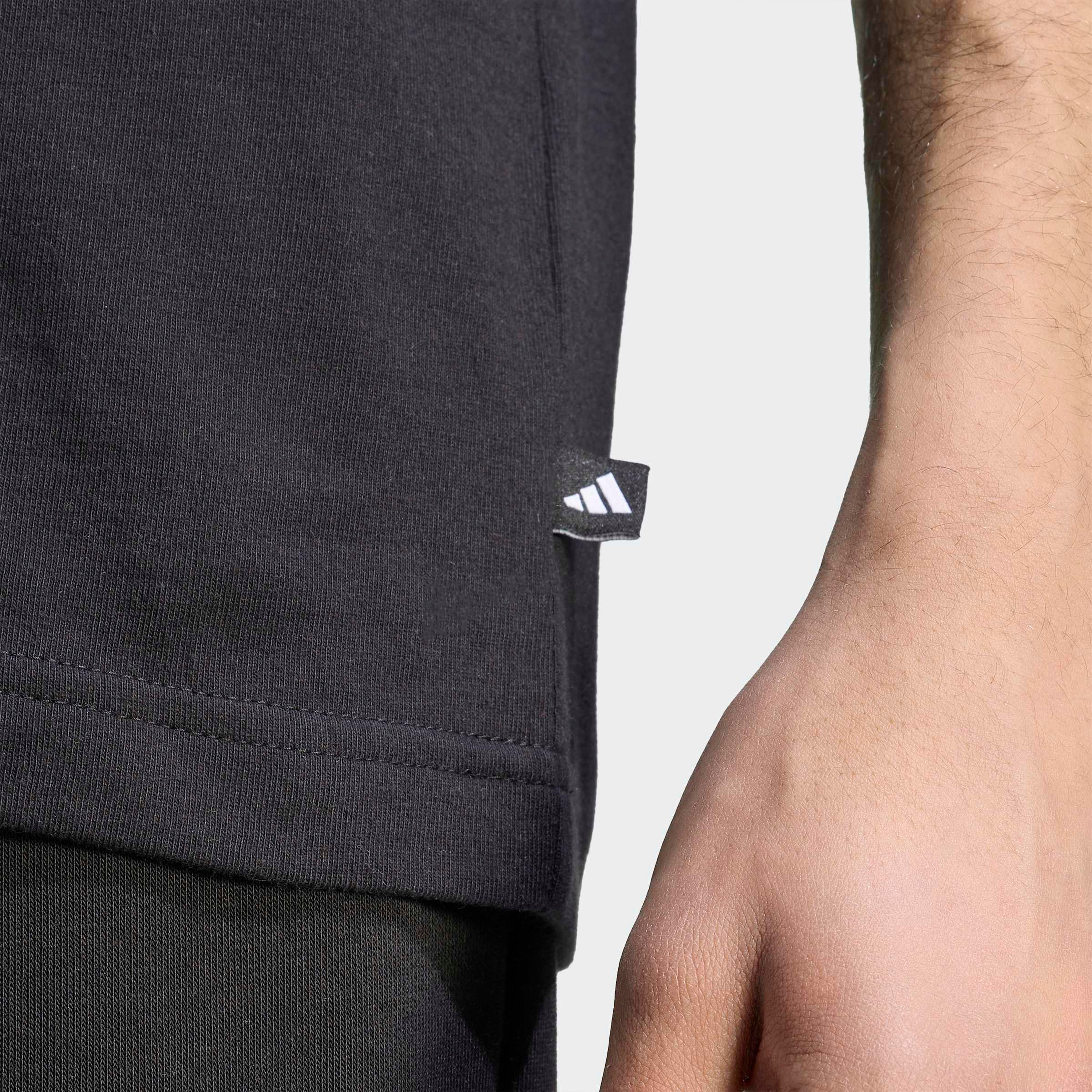 اديداس - تيشيرت رجالي برقبة دائرية مطبوع عليه صورة كعكة وعبارة Taste of Victory-men-clothing-sportswearandactivewear-tshirtsandpolos-image-4