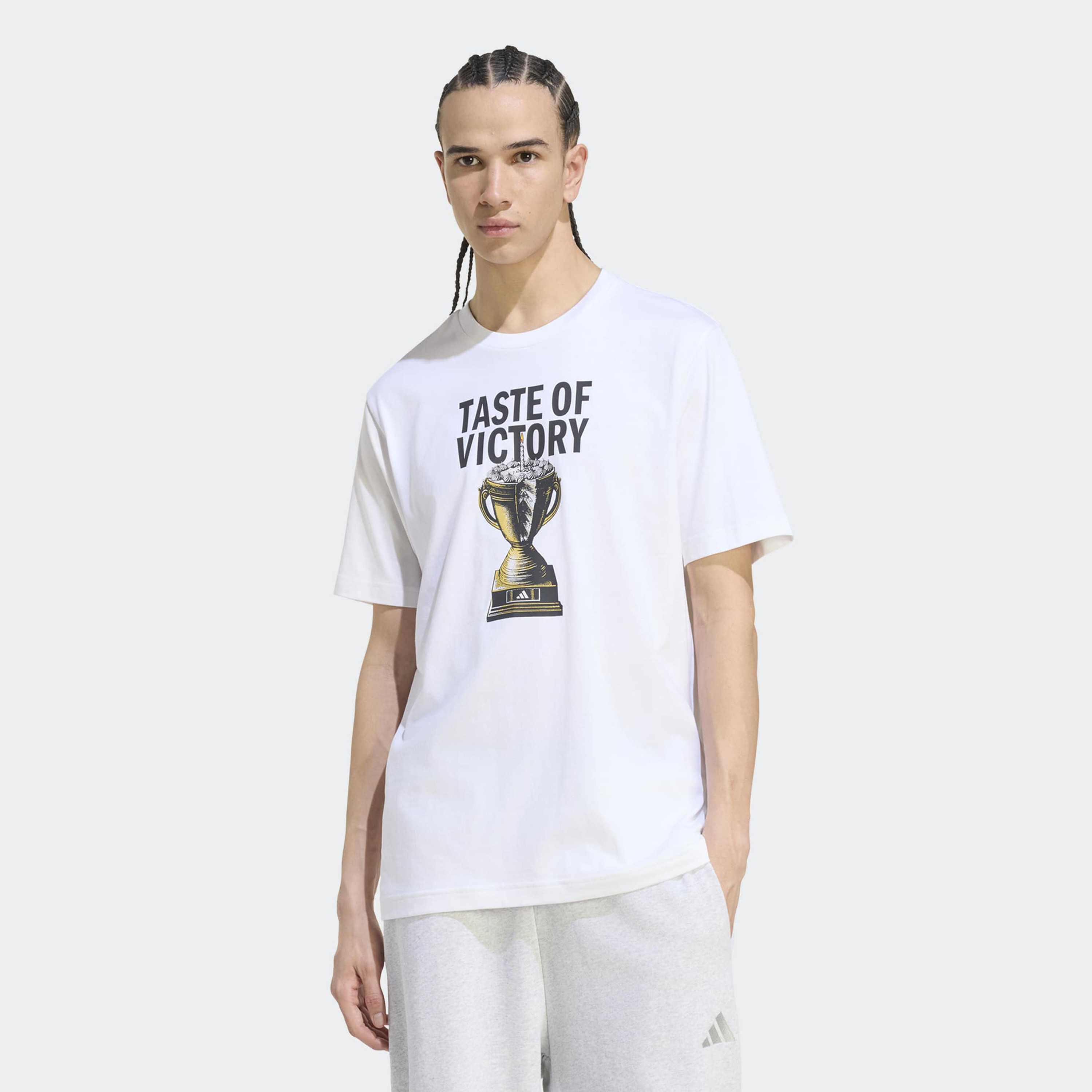 اديداس - تيشيرت رجالي برقبة دائرية مطبوع عليه صورة كعكة وعبارة Taste of Victory-men-clothing-sportswearandactivewear-tshirtsandpolos-image-1