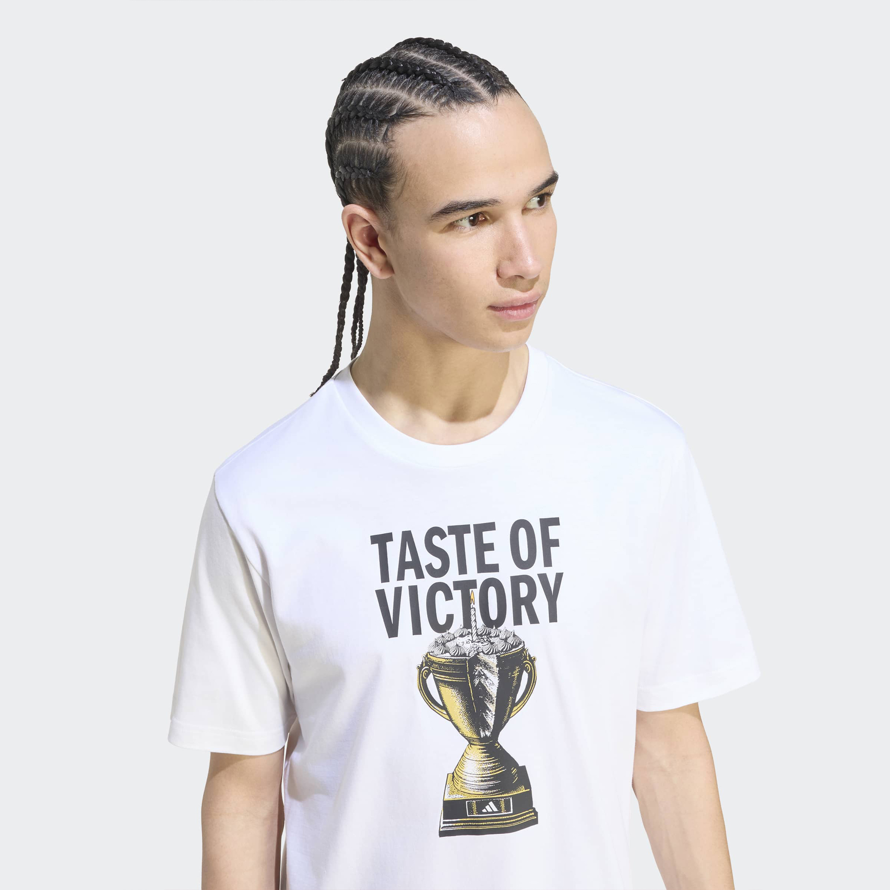 اديداس - تيشيرت رجالي برقبة دائرية مطبوع عليه صورة كعكة وعبارة Taste of Victory-men-clothing-sportswearandactivewear-tshirtsandpolos-image-5