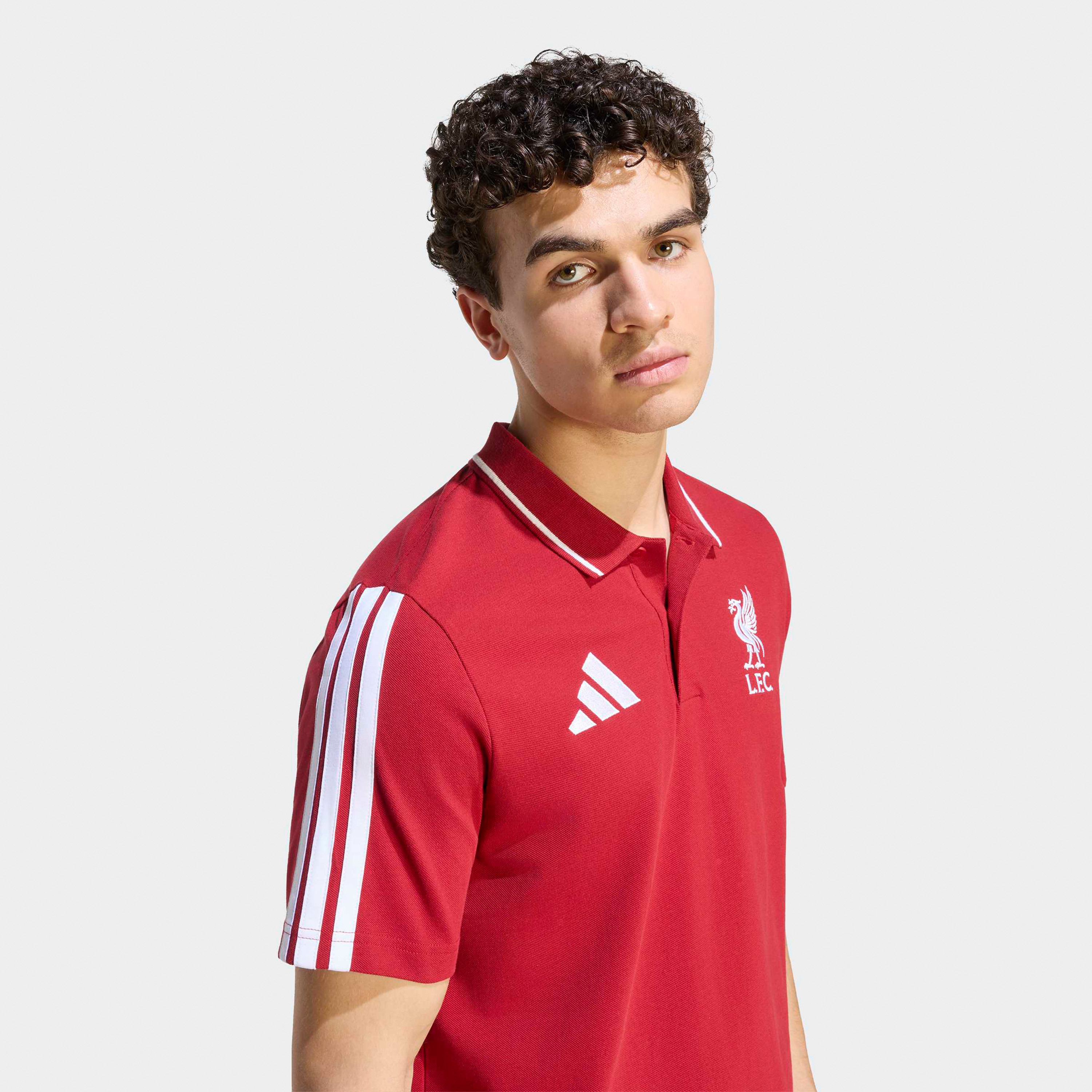 اديداس - قميص بولو للرجال من نادي ليفربول لكرة القدم-men-clothing-sportswearandactivewear-tshirtsandpolos-image-4