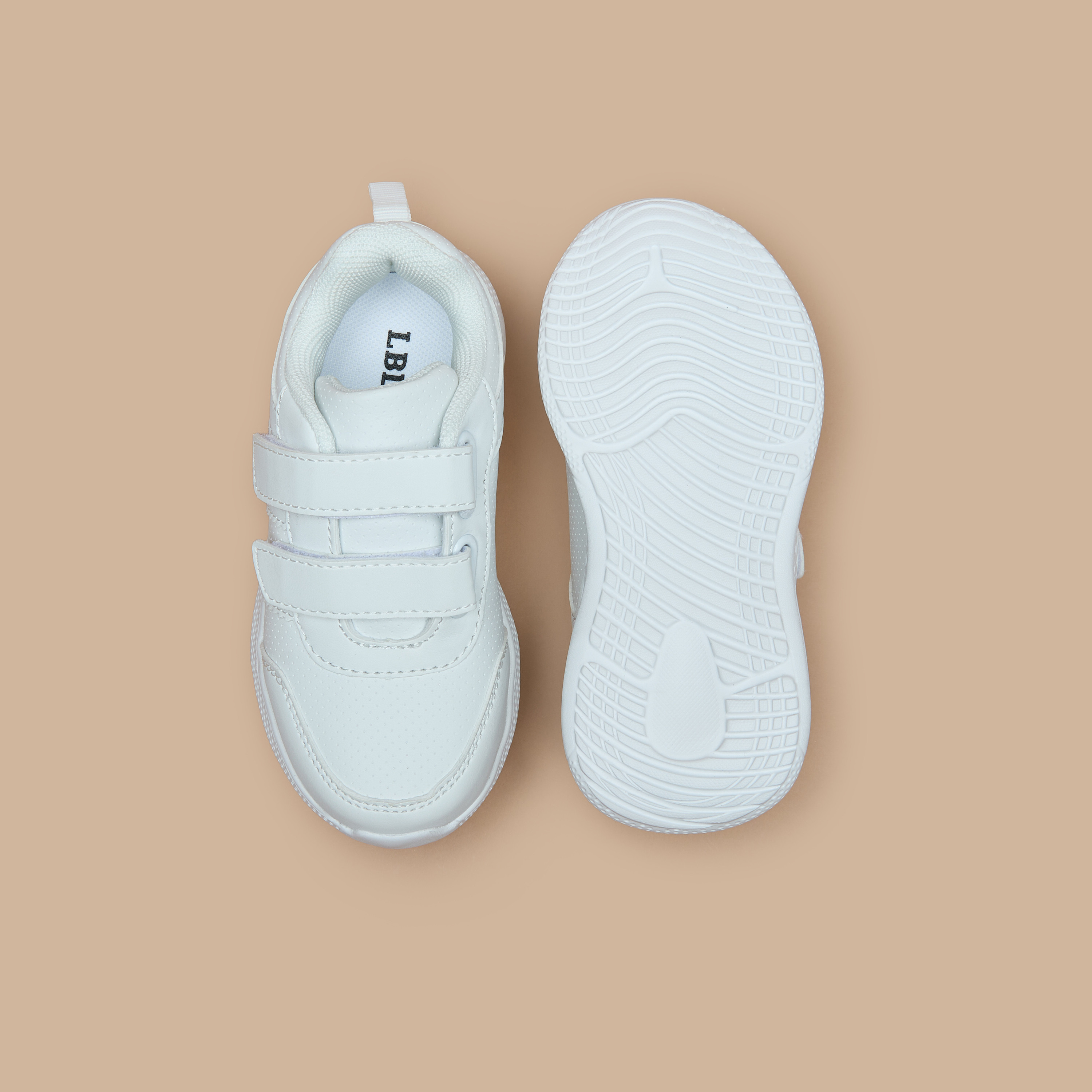 حذاء مدرسي سادة بشريط إغلاق لاصق للأطفال من إل بي إل من شو إكسبرس-boys-shoes-schoolshoes-image-4