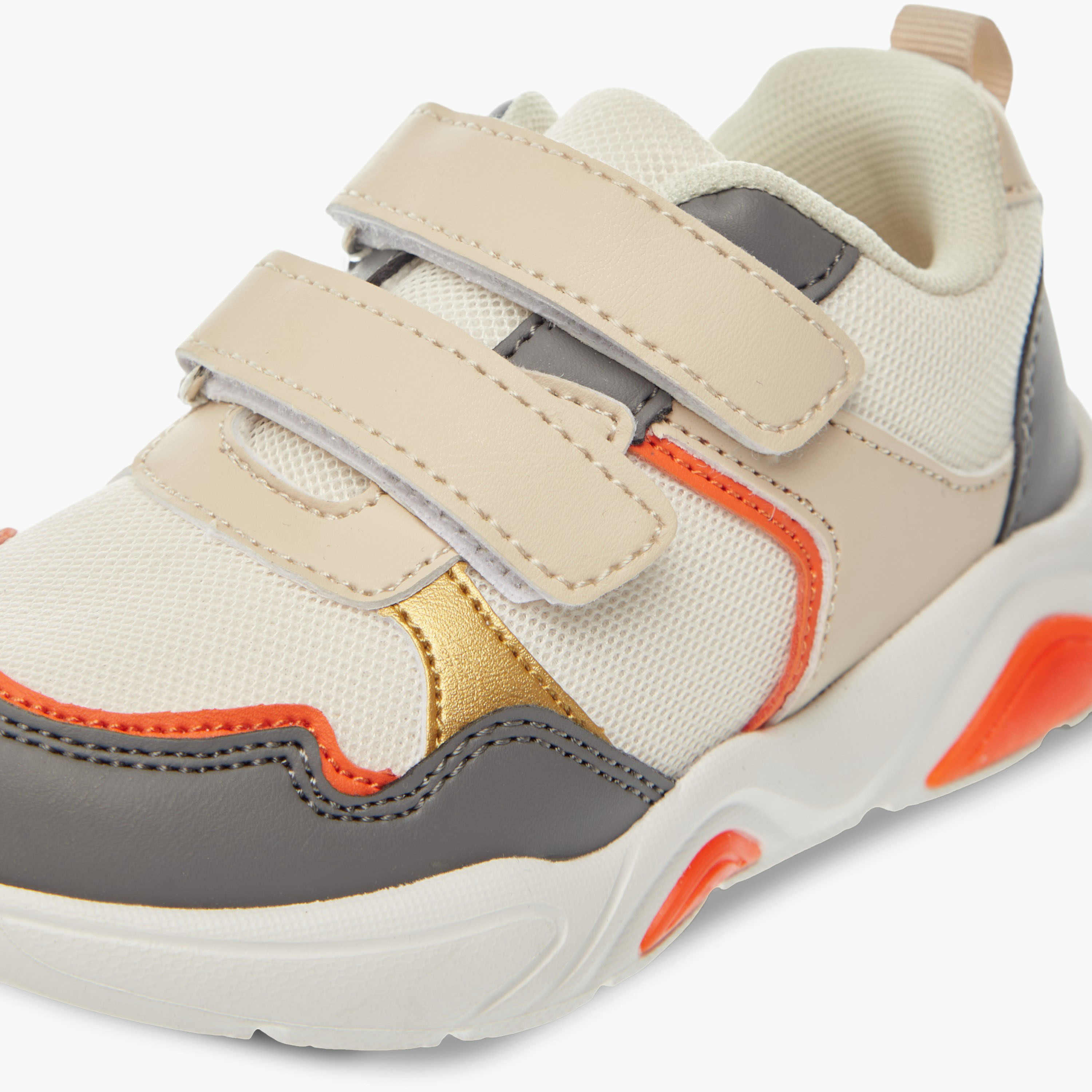 حذاء سنيكرز متعدد التصاميم بشريط إغلاق لاصق من إل بي إل من شو إكسبرس-boys-shoes-sneakers-image-4