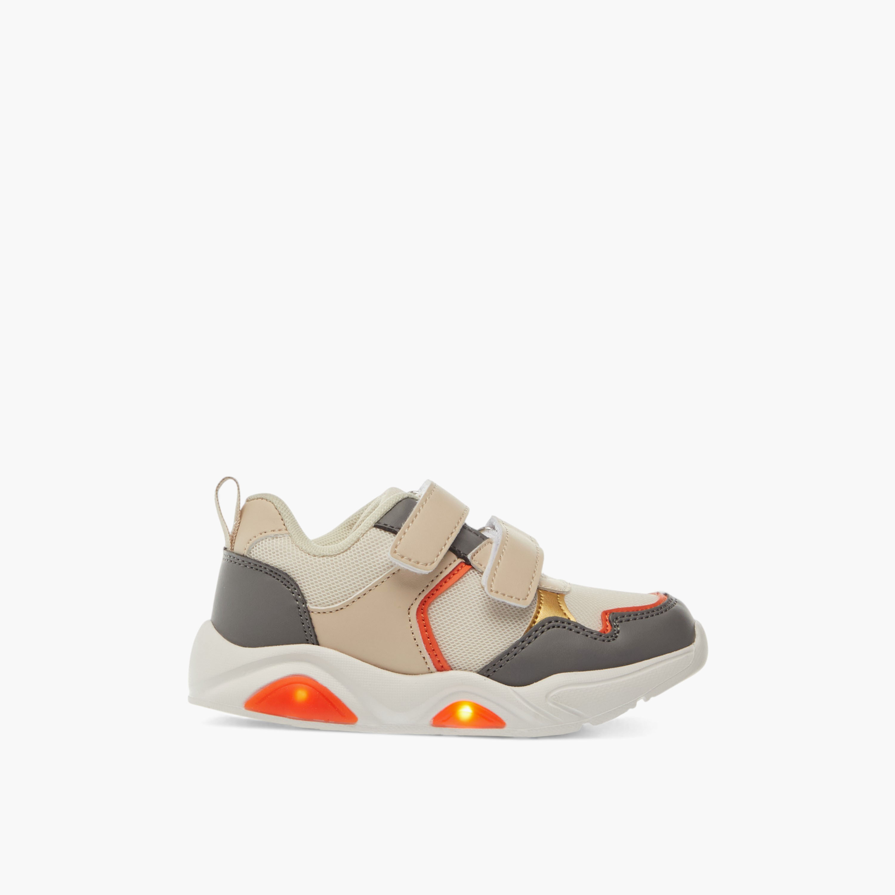 حذاء سنيكرز متعدد التصاميم بشريط إغلاق لاصق من إل بي إل من شو إكسبرس-boys-shoes-sneakers-image-6