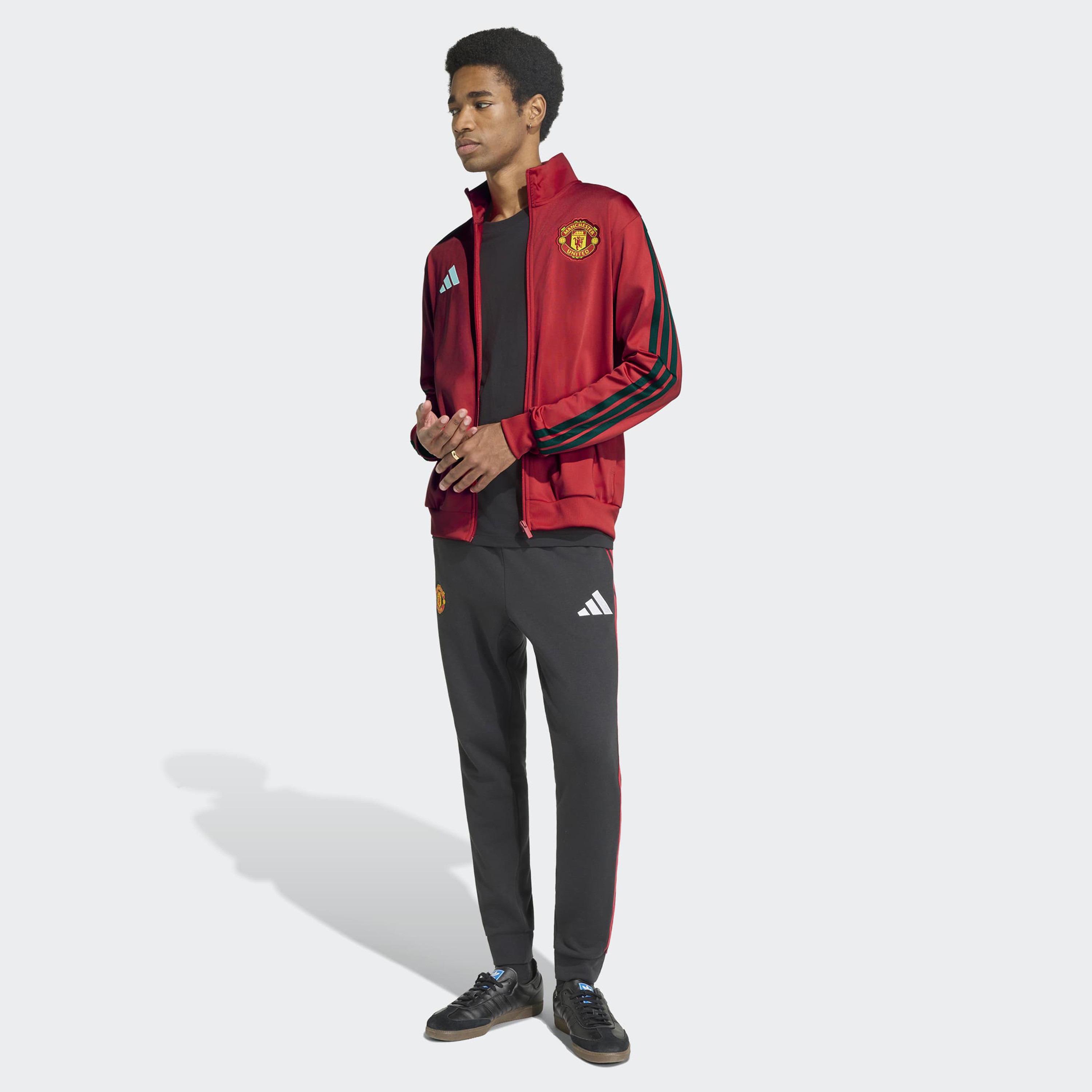 اديداس - قميص رياضي رجالي بتصميم مانشستر يونايتد-men-clothing-jacketsandblazers-jackets-image-2