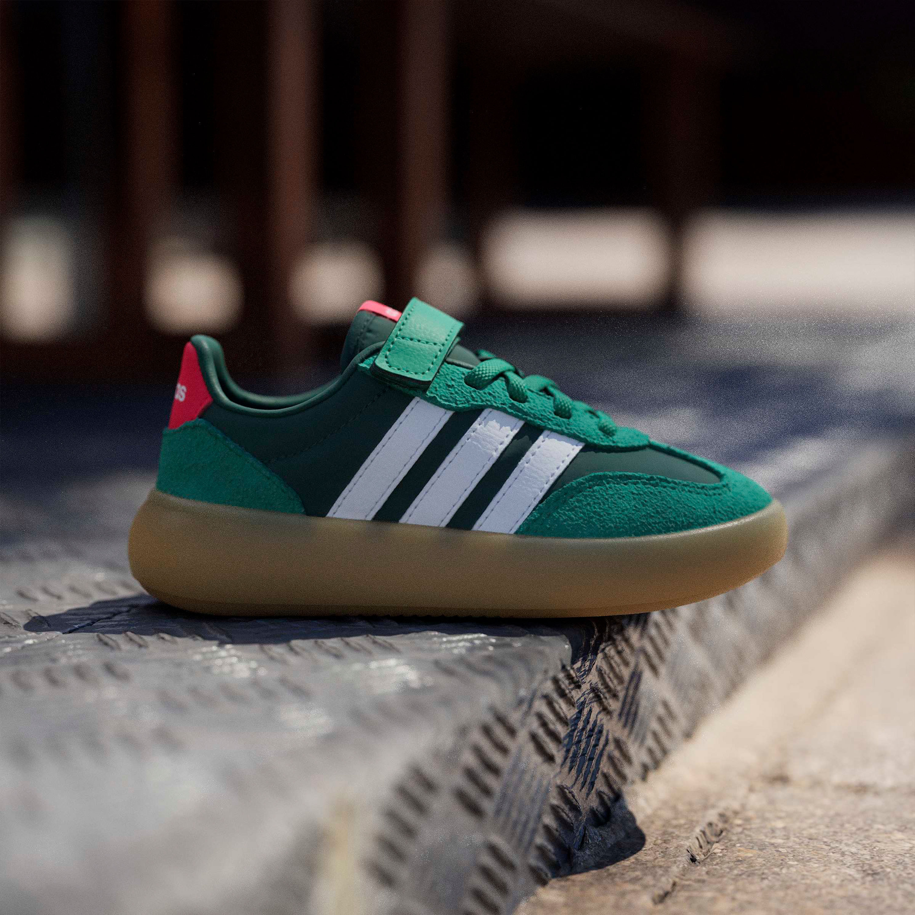 حذاء سنيكرز شبكي مخطط جلد للأولاد من أديداس - باريدا ديكود-boys-shoes-sneakers-image-8