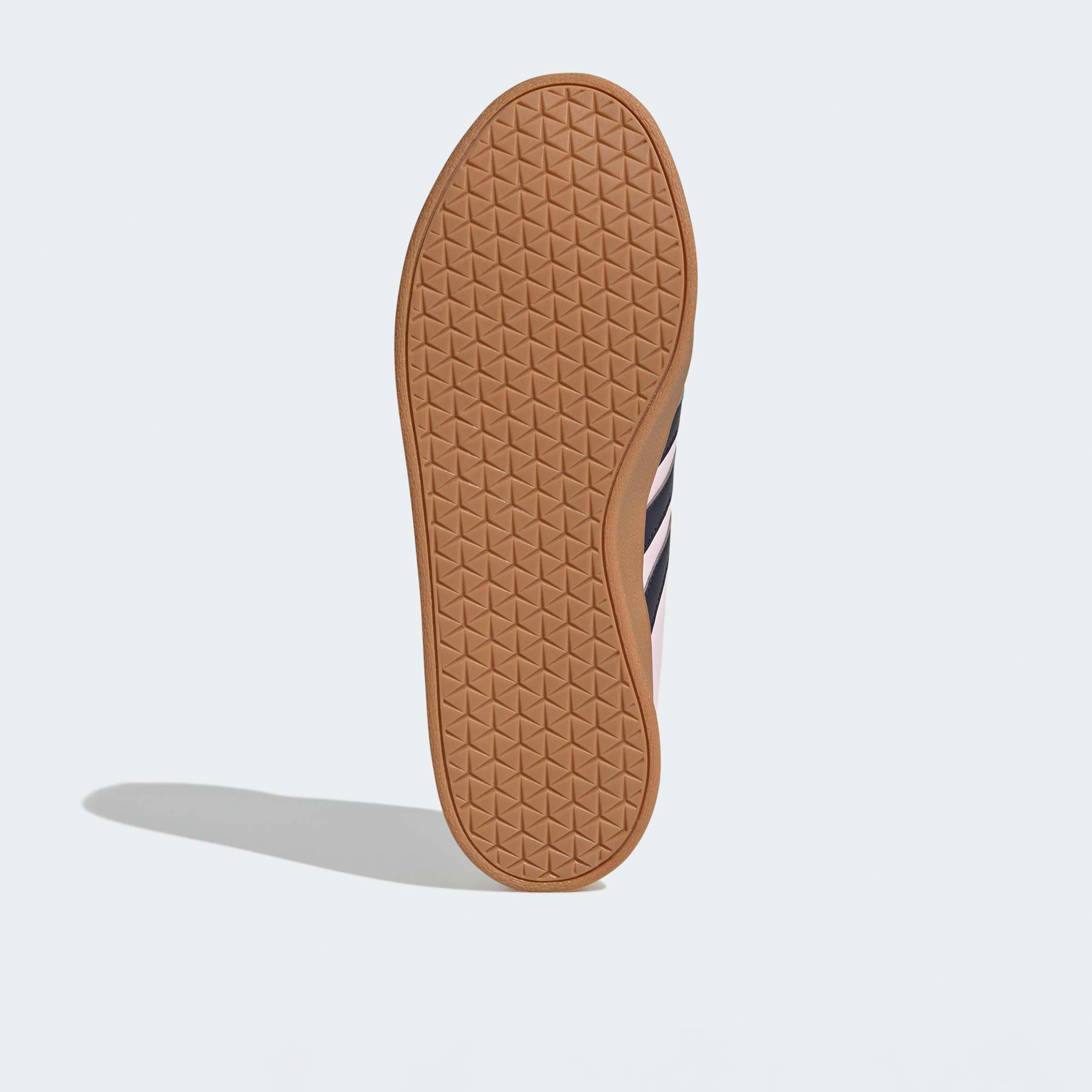 حذاء سنيكرز بطول الكاحل ورباط إغلاق في إل كورت بيس للنساء من أديداس-women-shoes-sneakers-image-3