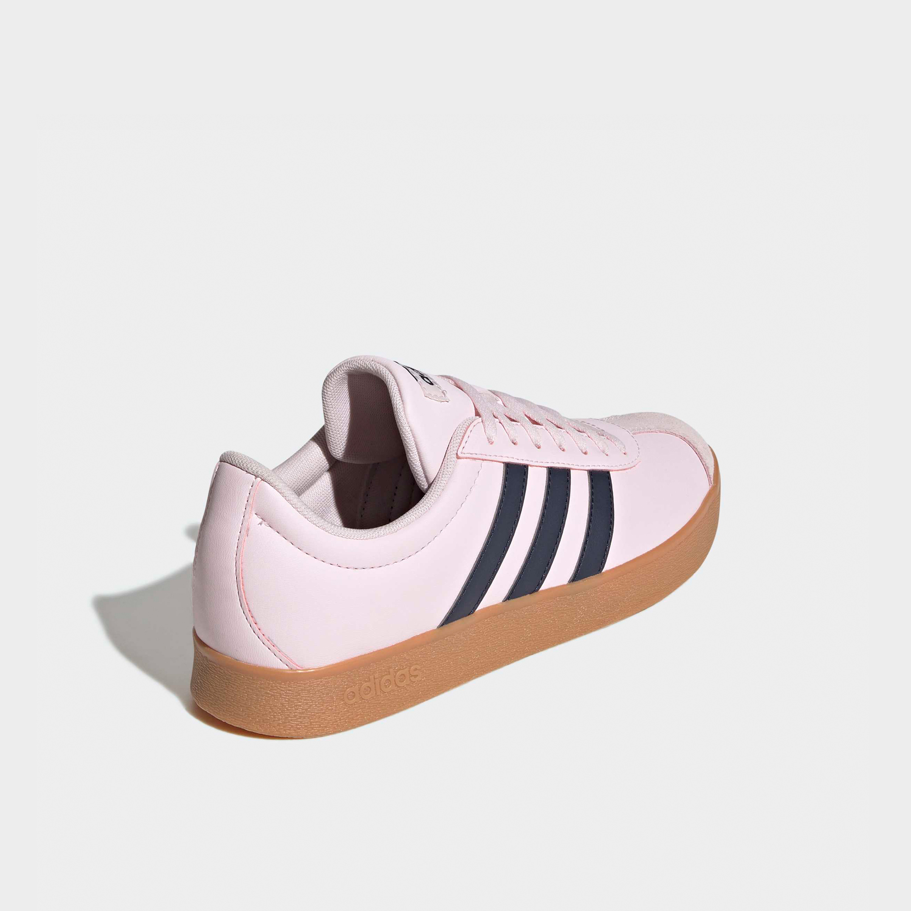 حذاء سنيكرز بطول الكاحل ورباط إغلاق في إل كورت بيس للنساء من أديداس-women-shoes-sneakers-image-6