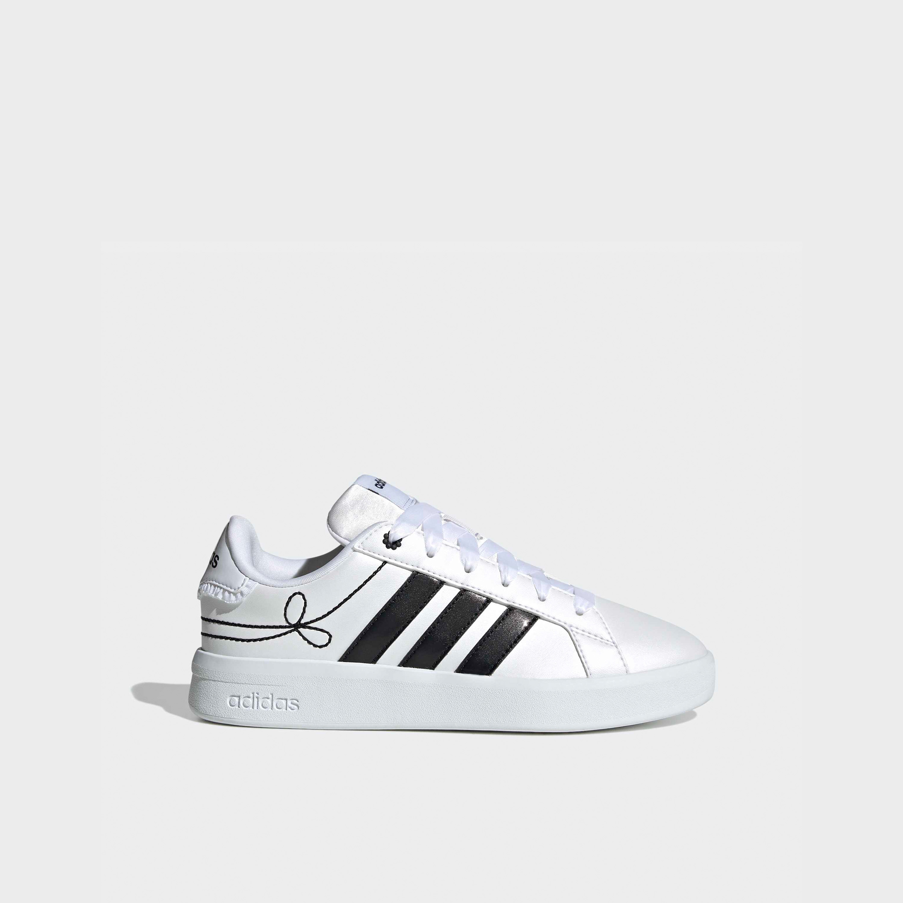 حذاء سنيكرز للكاحل جراند كورت 3.0 برباط إغلاق للبنات من أديداس-girls-shoes-sneakers-image-2