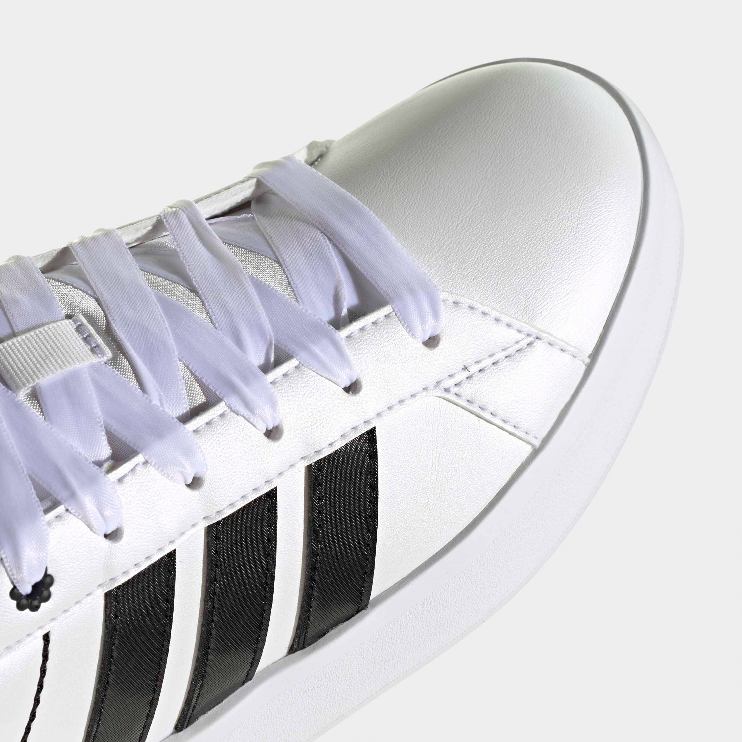 حذاء سنيكرز للكاحل جراند كورت 3.0 برباط إغلاق للبنات من أديداس-girls-shoes-sneakers-image-5