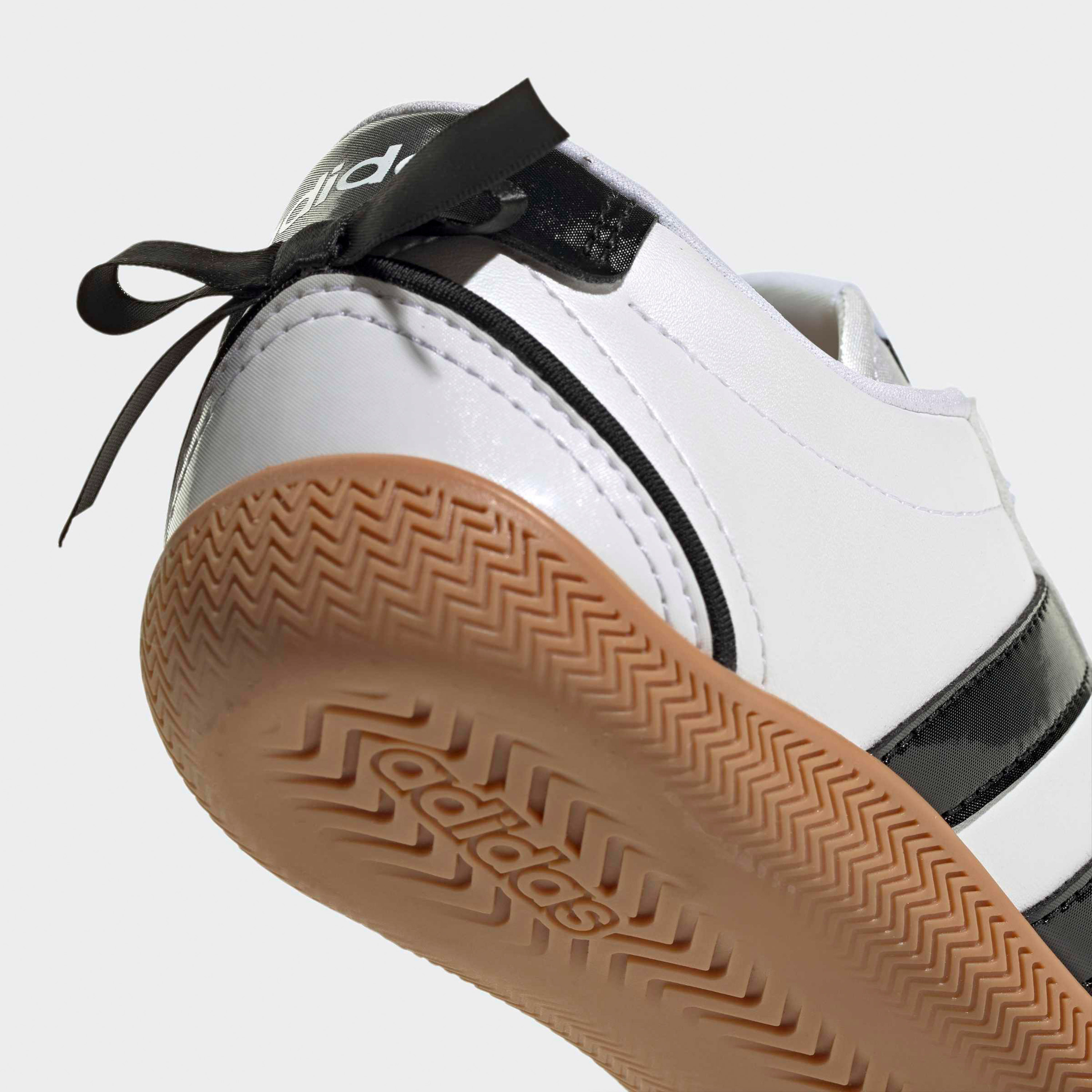 حذاء سنيكرز جراند كورت لو بكاحل ورباط إغلاق للبنات من أديداس-girls-shoes-sneakers-image-6