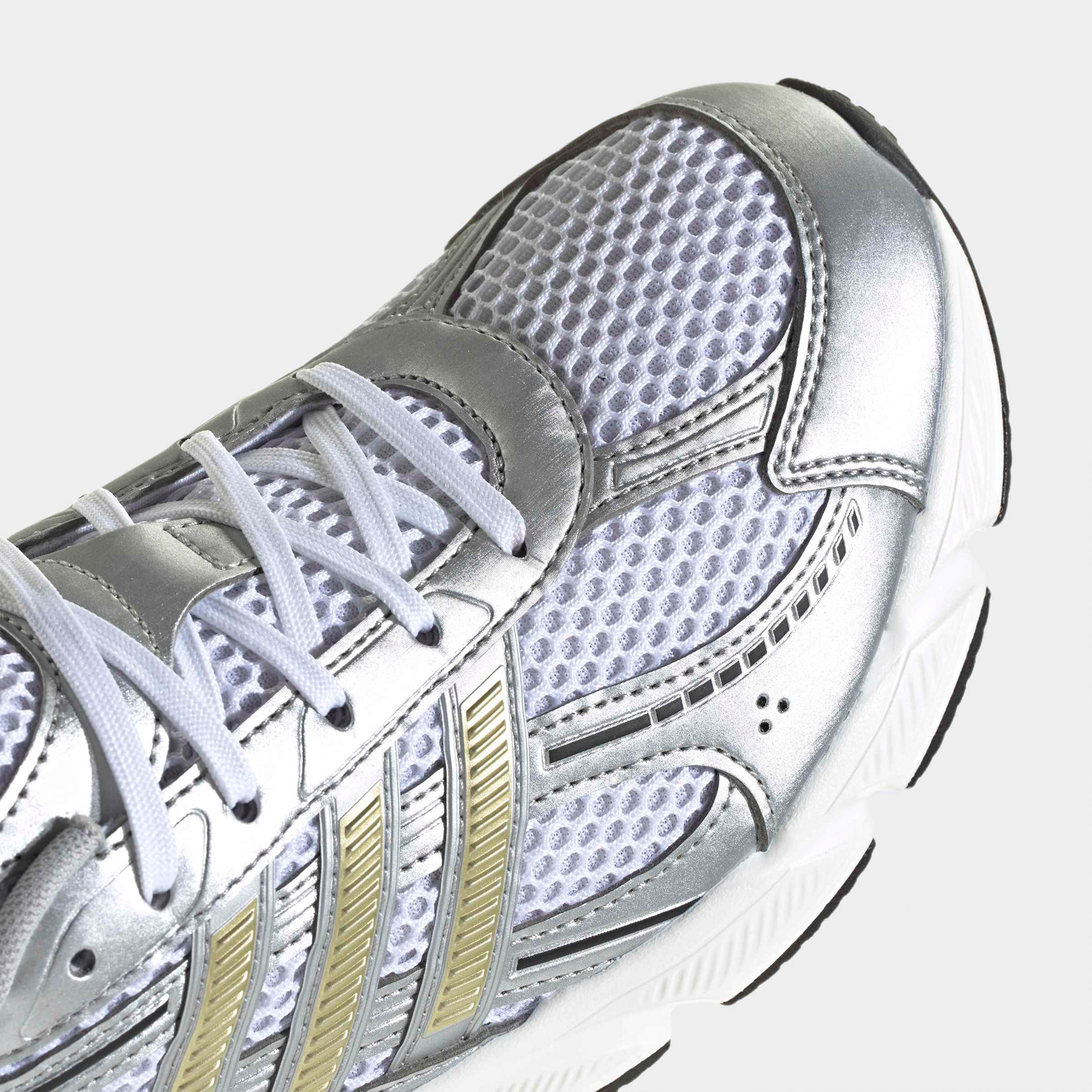حذاء سنيكرز للكاحل ورباط إغلاق تيكنوكاوس 2000 للنساء من أديداس-sports-women-shoes-image-5
