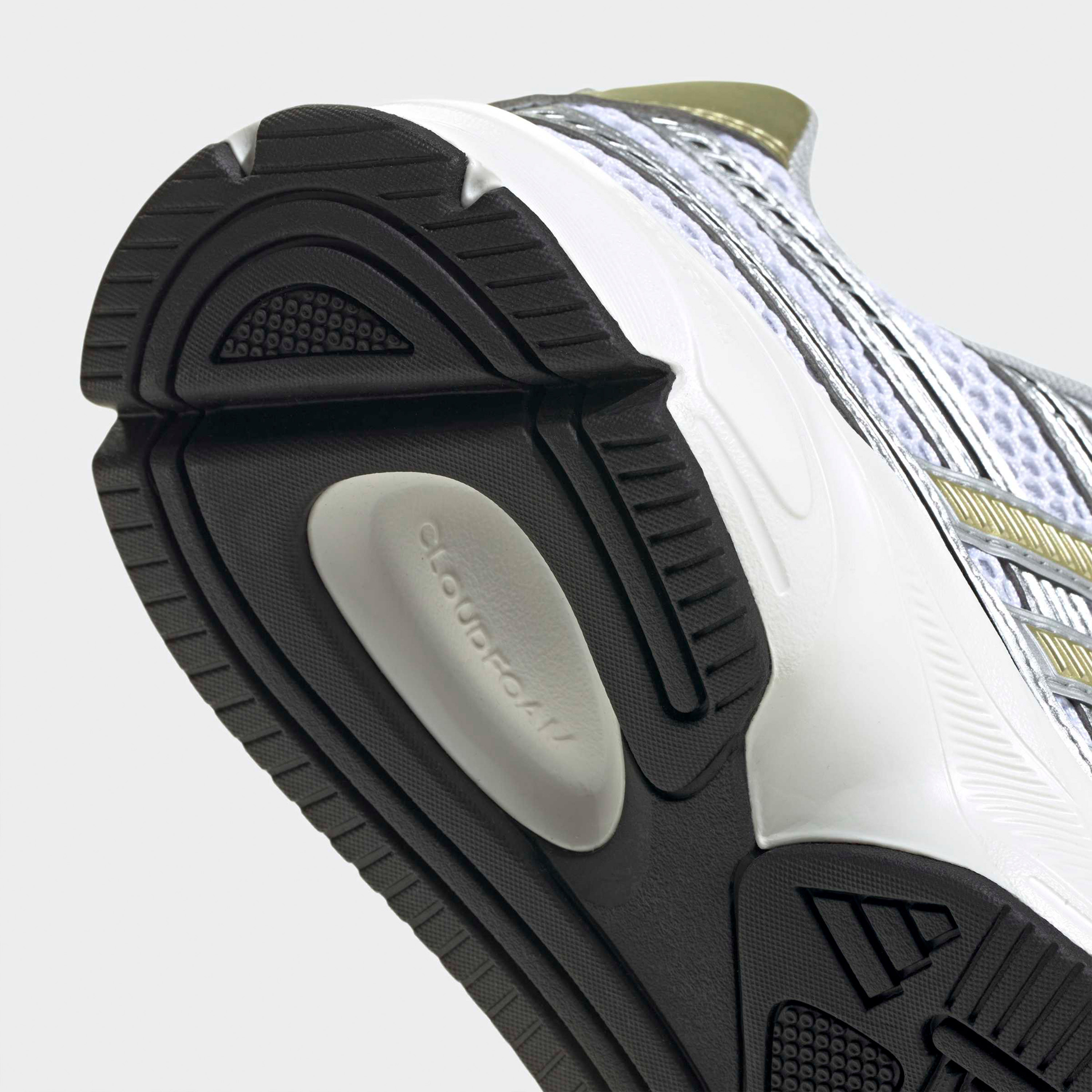 حذاء سنيكرز للكاحل ورباط إغلاق تيكنوكاوس 2000 للنساء من أديداس-sports-women-shoes-image-6