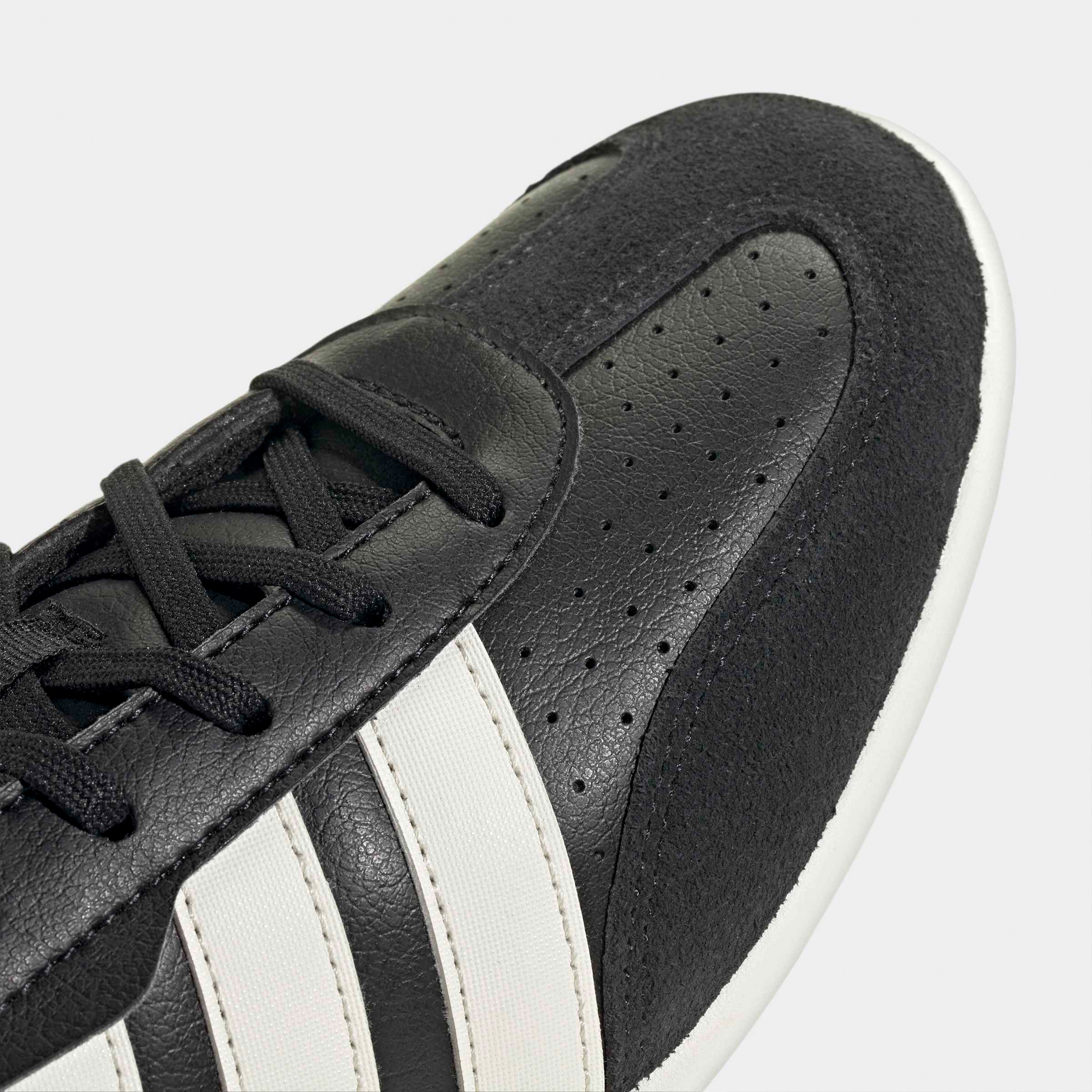 حذاء سنيكرز بطول الكاحل ورباط إغلاق باريدا إل أو للنساء من أديداس-sports-women-shoes-image-5