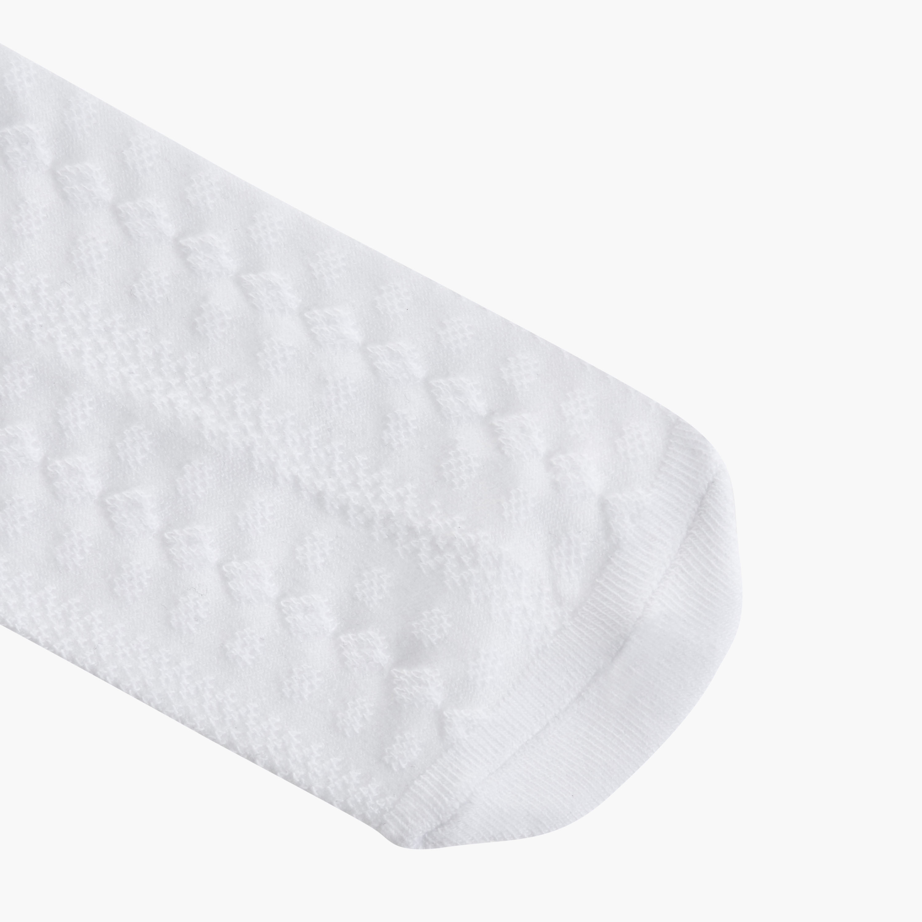 جوارب بتفاصيل دانتيل من جونيورز - طقم من ثلاثة أزواج.-girls-accessories-socks-image-4