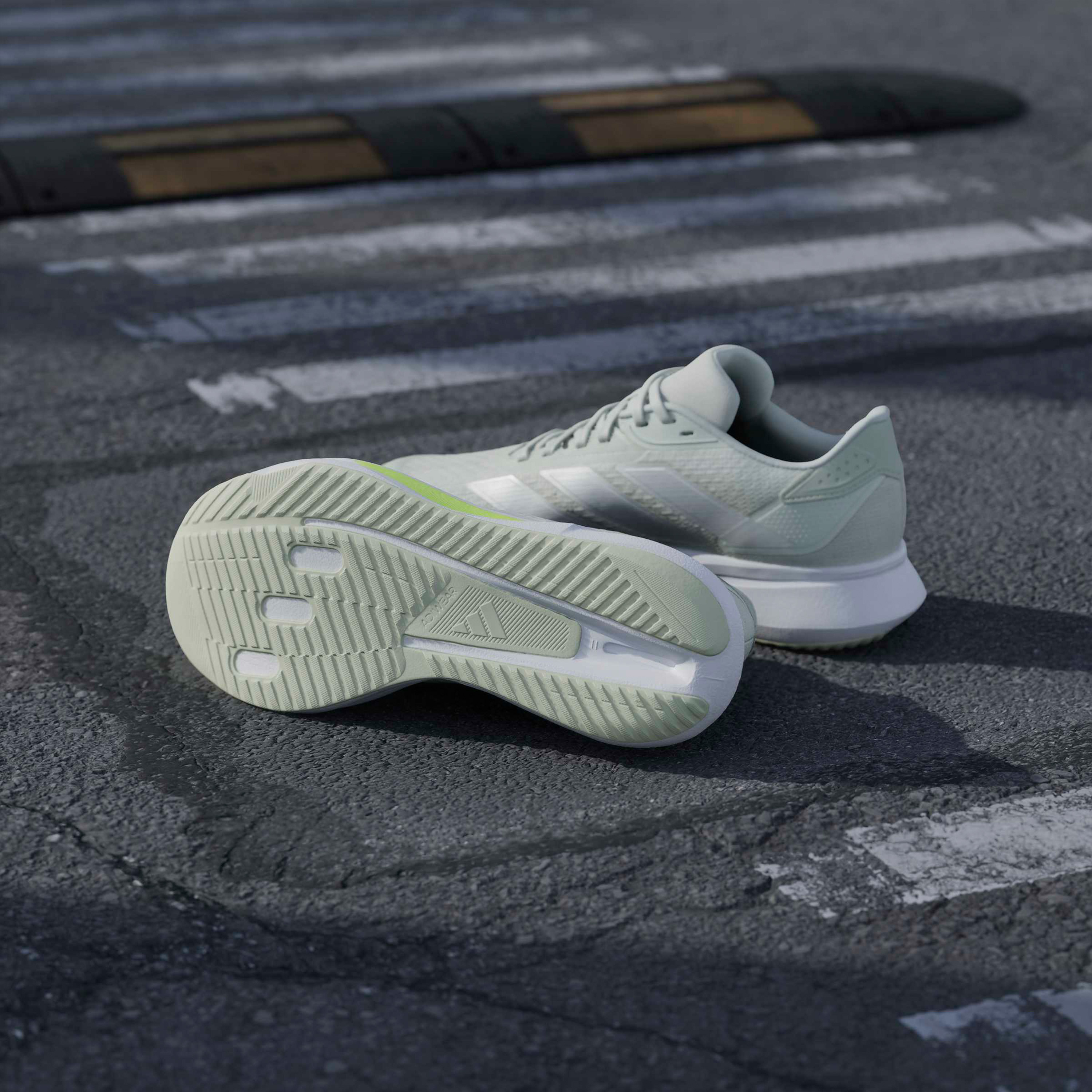حذاء رياضي للنساء دورانمو إس إل 2 برباط إغلاق من أديداس-sports-women-shoes-image-9