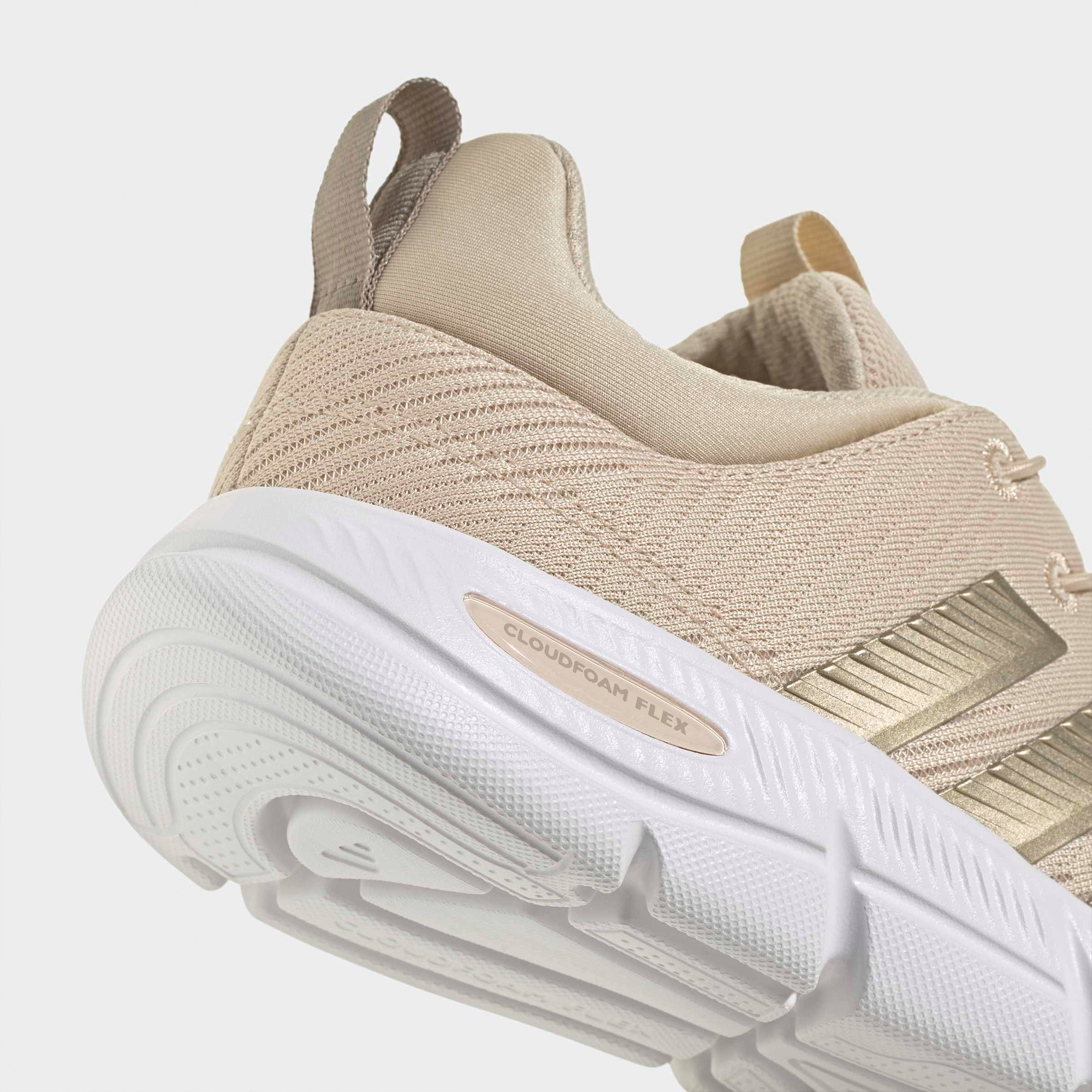 حذاء سنيكرز سهل الارتداء للكاحل بأربطة مطاطية كلاودفوم فليكس للنساء من أديداس-women-shoes-sneakers-image-5