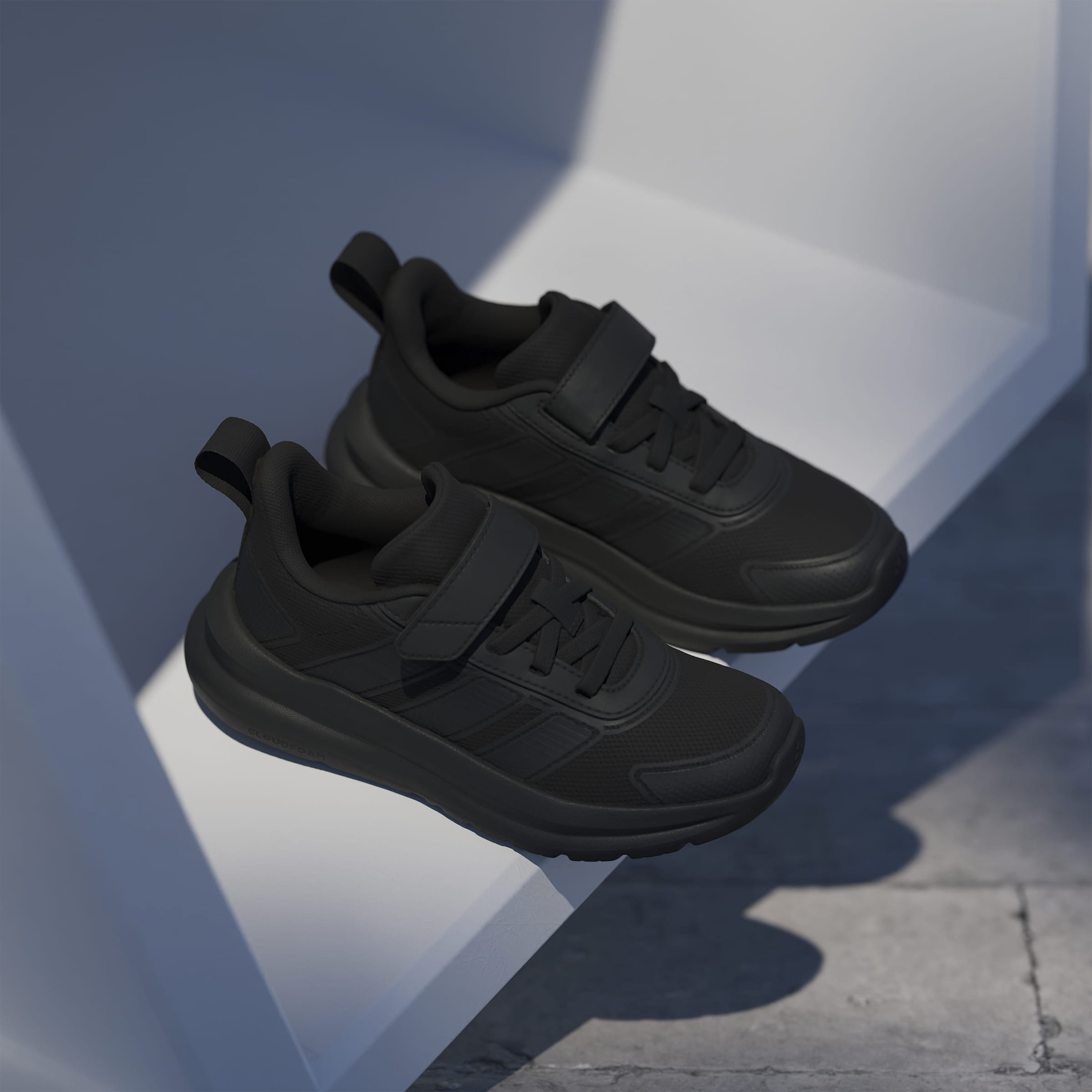 حذاء مدرسي تينساور ران 4.0 إي إل بشريط إغلاق لاصق للأطفال من أديداس-girls-shoes-sneakers-image-9