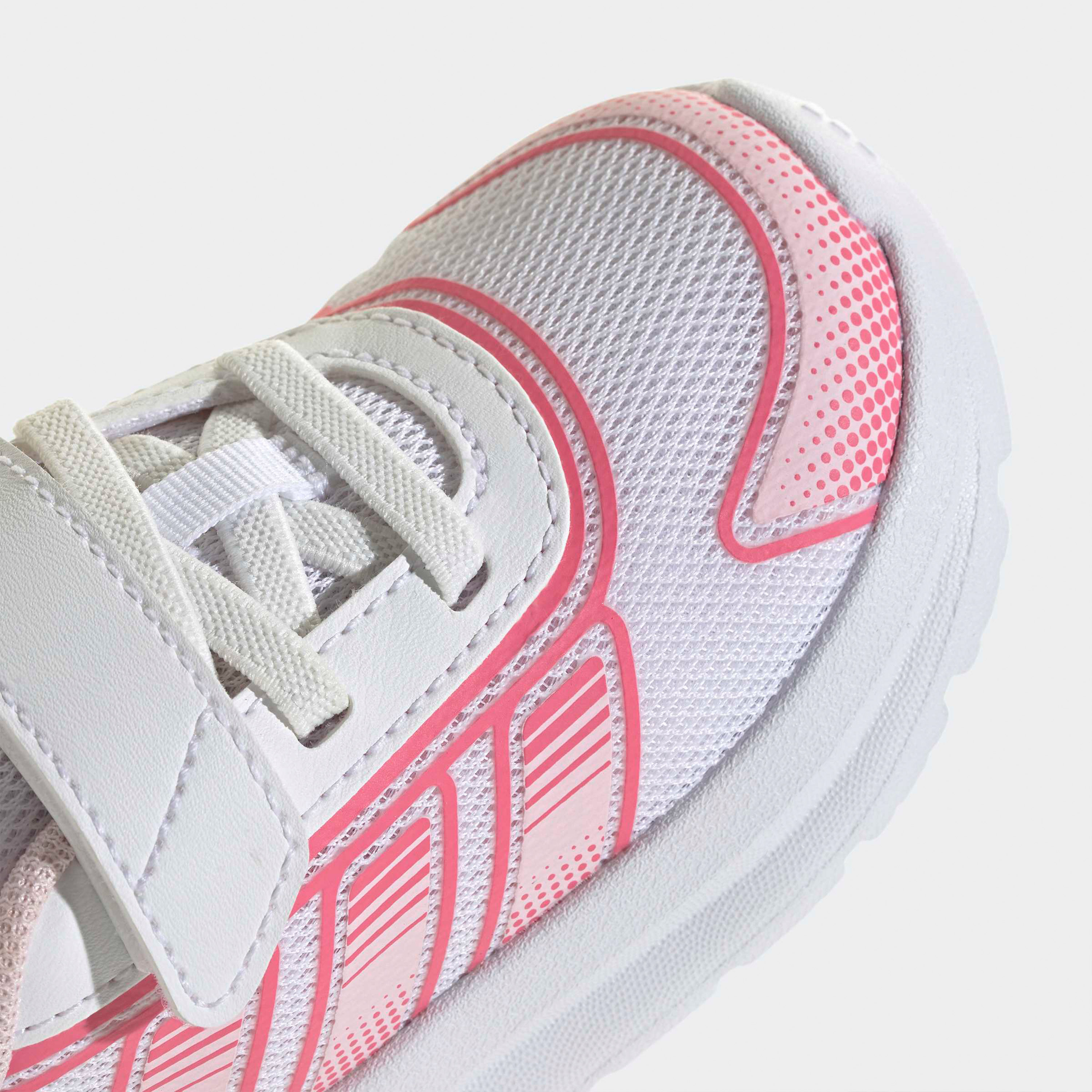 حذاء سنيكرز للكاحل بشريط اغلاق لاصق للبنات من أديداس تينسور ران 4.0-baby-girls-shoes-closedshoes-image-6