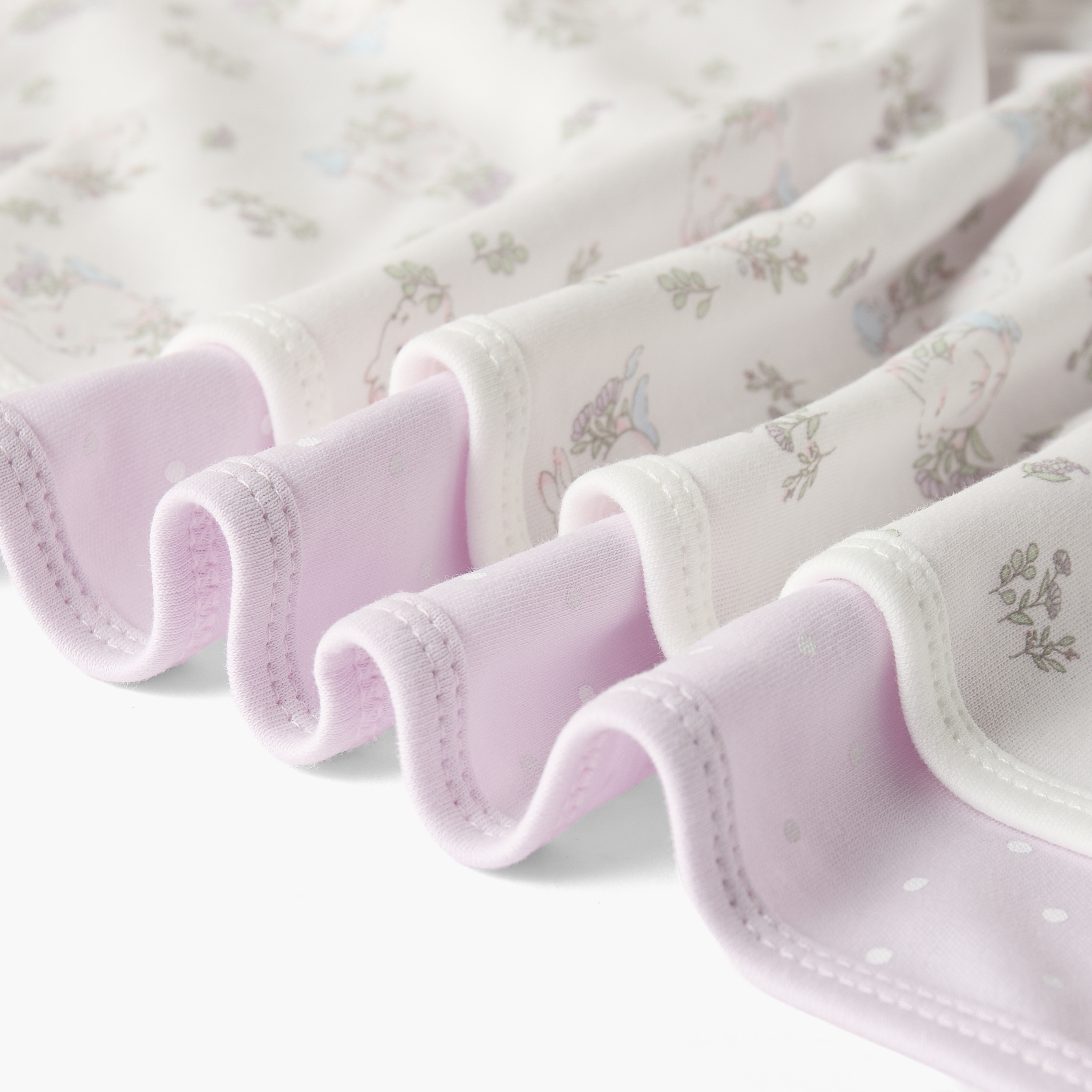 بطانية قطن لحديثي الولادة بطبعات من جونيورز - طقم من قطعتين-baby-nursery-blanketsandswaddles-receivingblankets-image-5