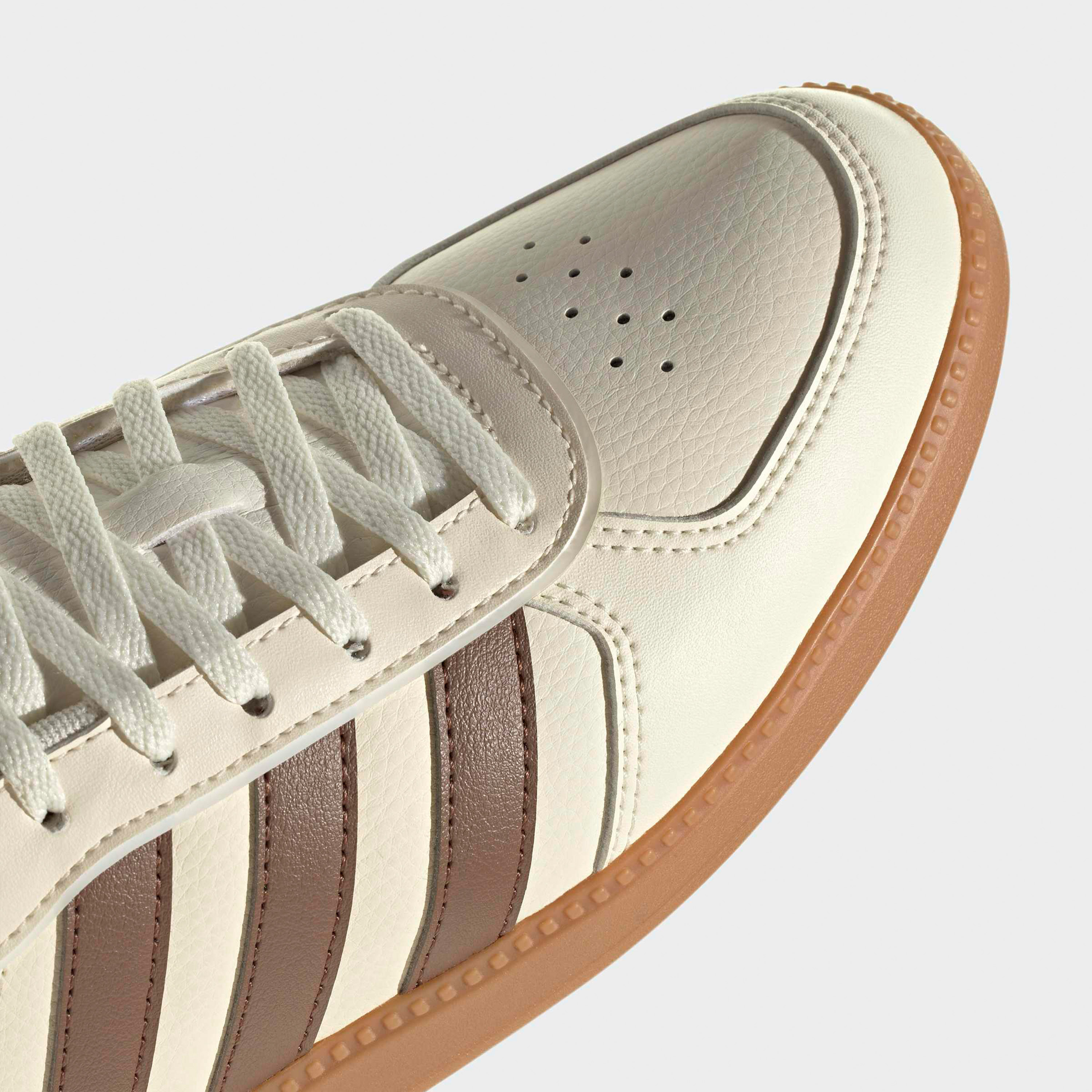 حذاء سنيكرز جلد بطول الكاحل بريكنت سليك للنساء من أديداس-women-shoes-sneakers-image-6