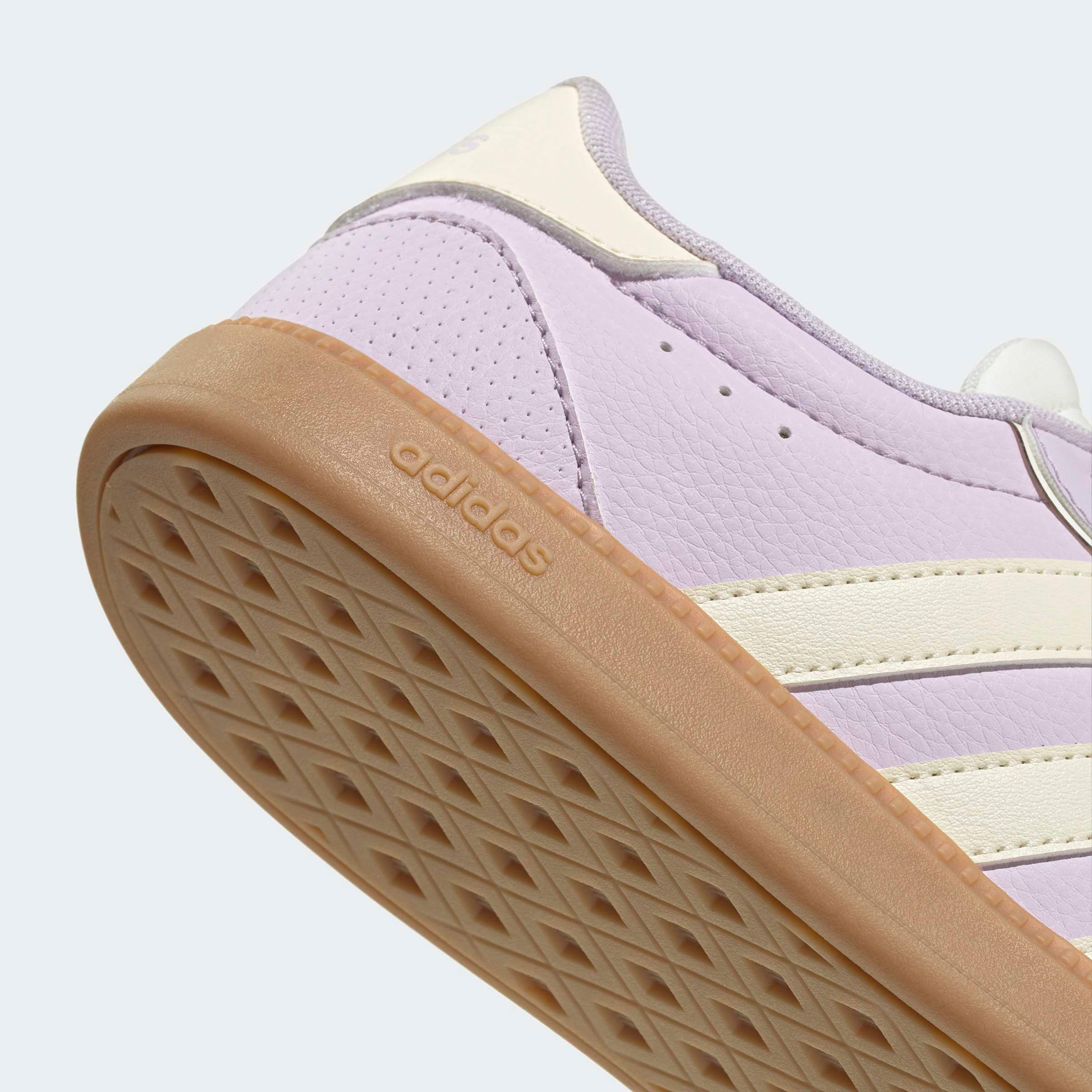 حذاء سنيكرز بطول الكاحل ورباط إغلاق بريكنت سليك للنساء من أديداس-sports-women-shoes-image-5