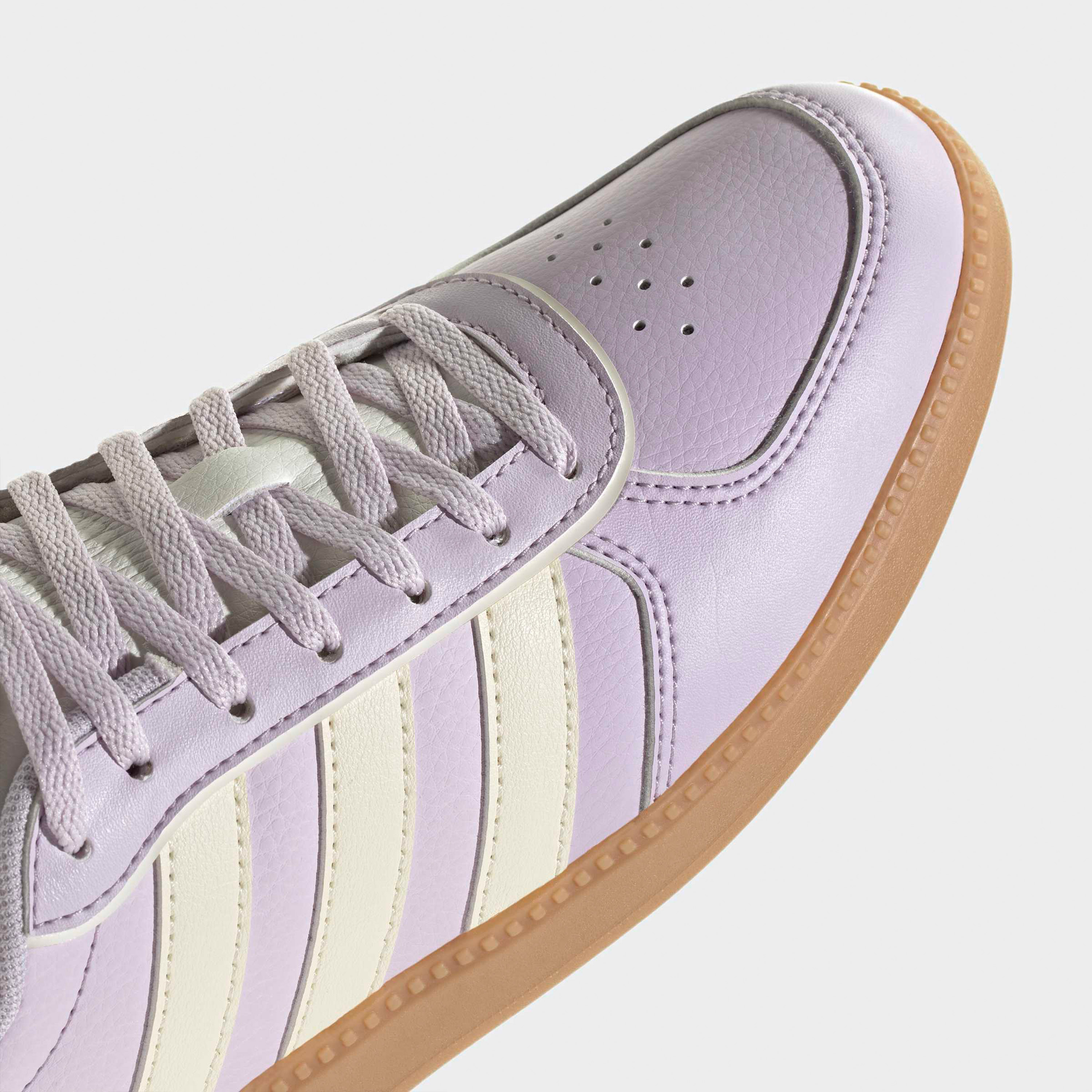 حذاء سنيكرز بطول الكاحل ورباط إغلاق بريكنت سليك للنساء من أديداس-sports-women-shoes-image-6