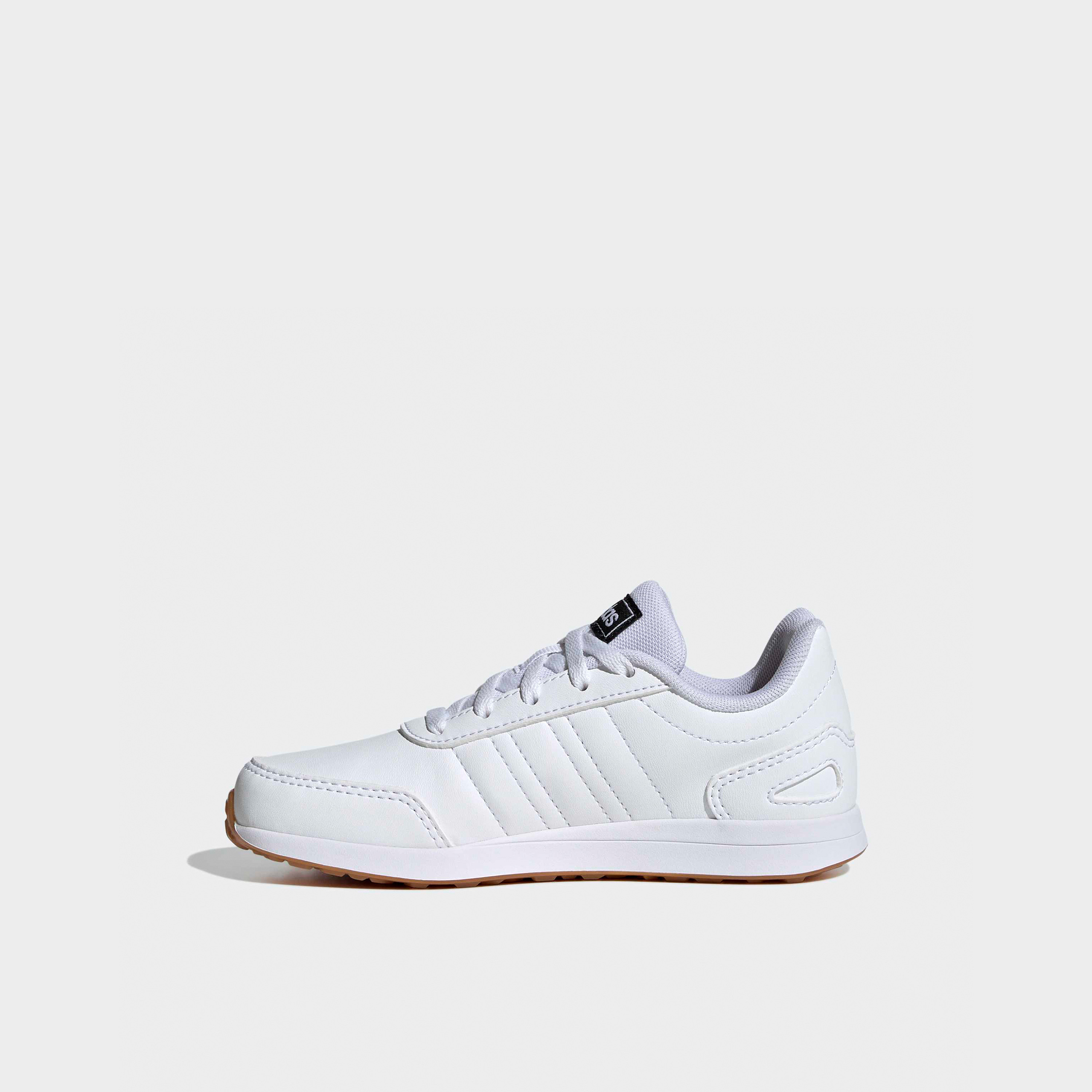 حذاء سنيكرز بطول الكاحل ورباط إغلاق في إس سويتش للأولاد من أديداس-sports-boys-shoes-image-4