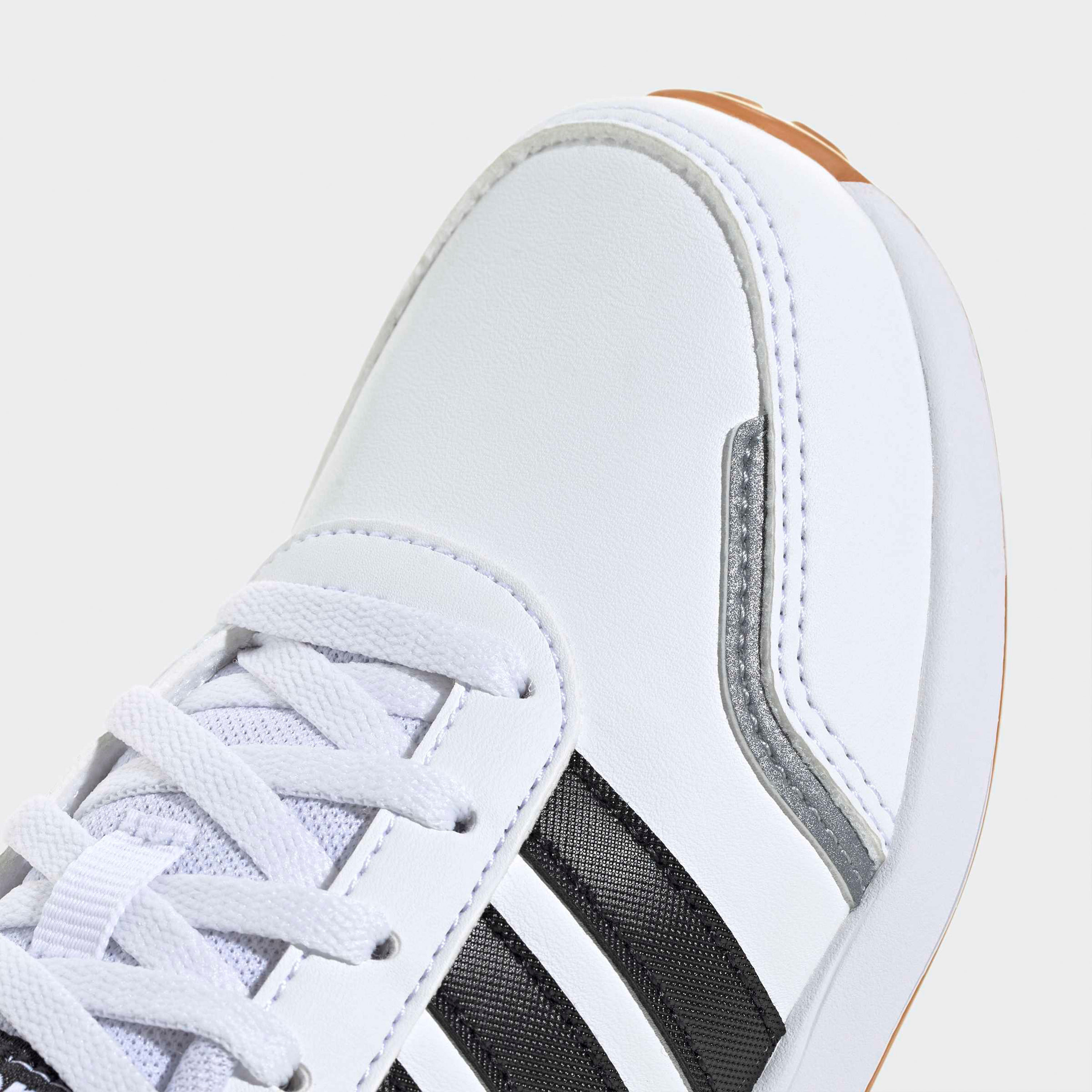 حذاء سنيكرز بطول الكاحل ورباط إغلاق في إس سويتش للأولاد من أديداس-sports-boys-shoes-image-5