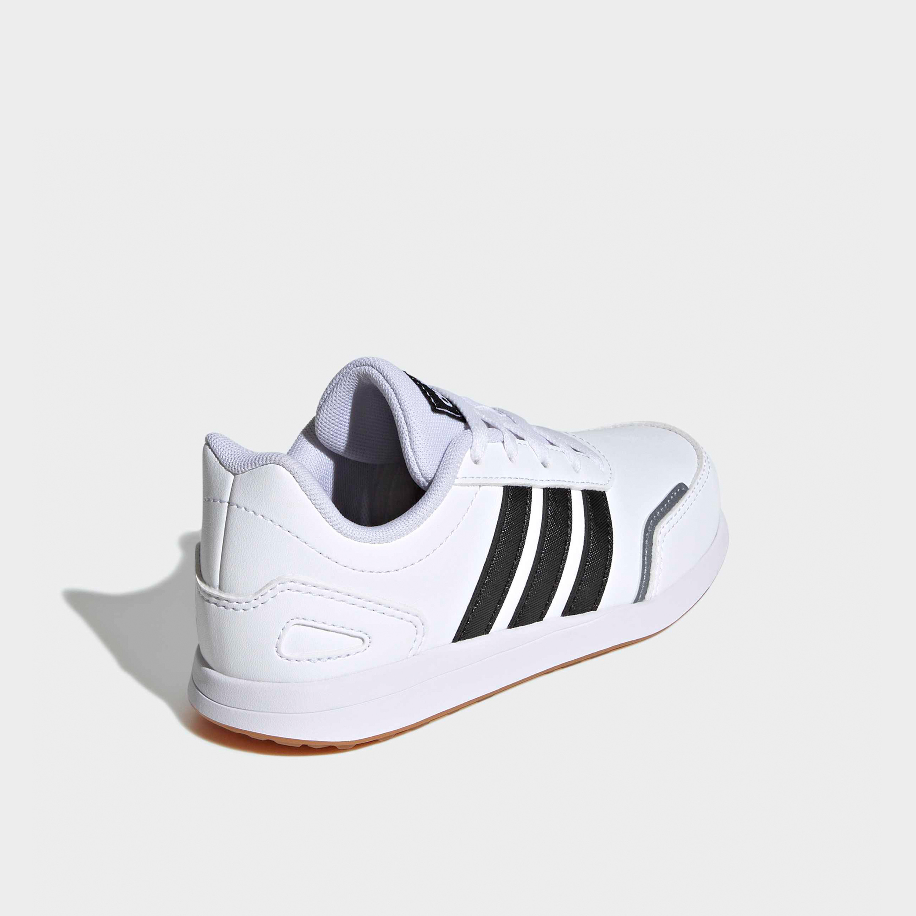 حذاء سنيكرز بطول الكاحل ورباط إغلاق في إس سويتش للأولاد من أديداس-sports-boys-shoes-image-6