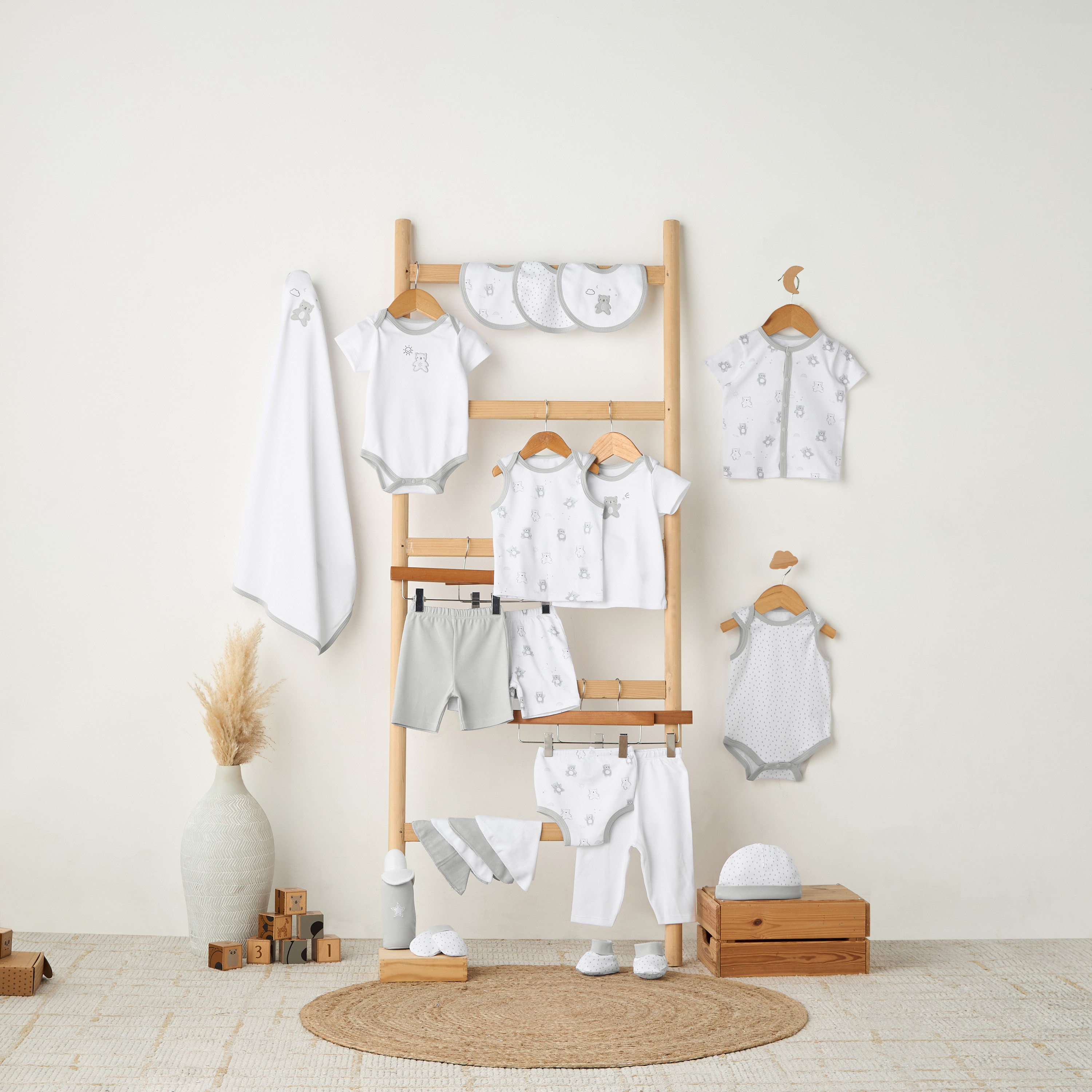 طقم هدايا ملابس بأزرار إغلاق كباسة 20 قطعة من جونيورز-baby-boys-clothing-setsandcoords-image-27