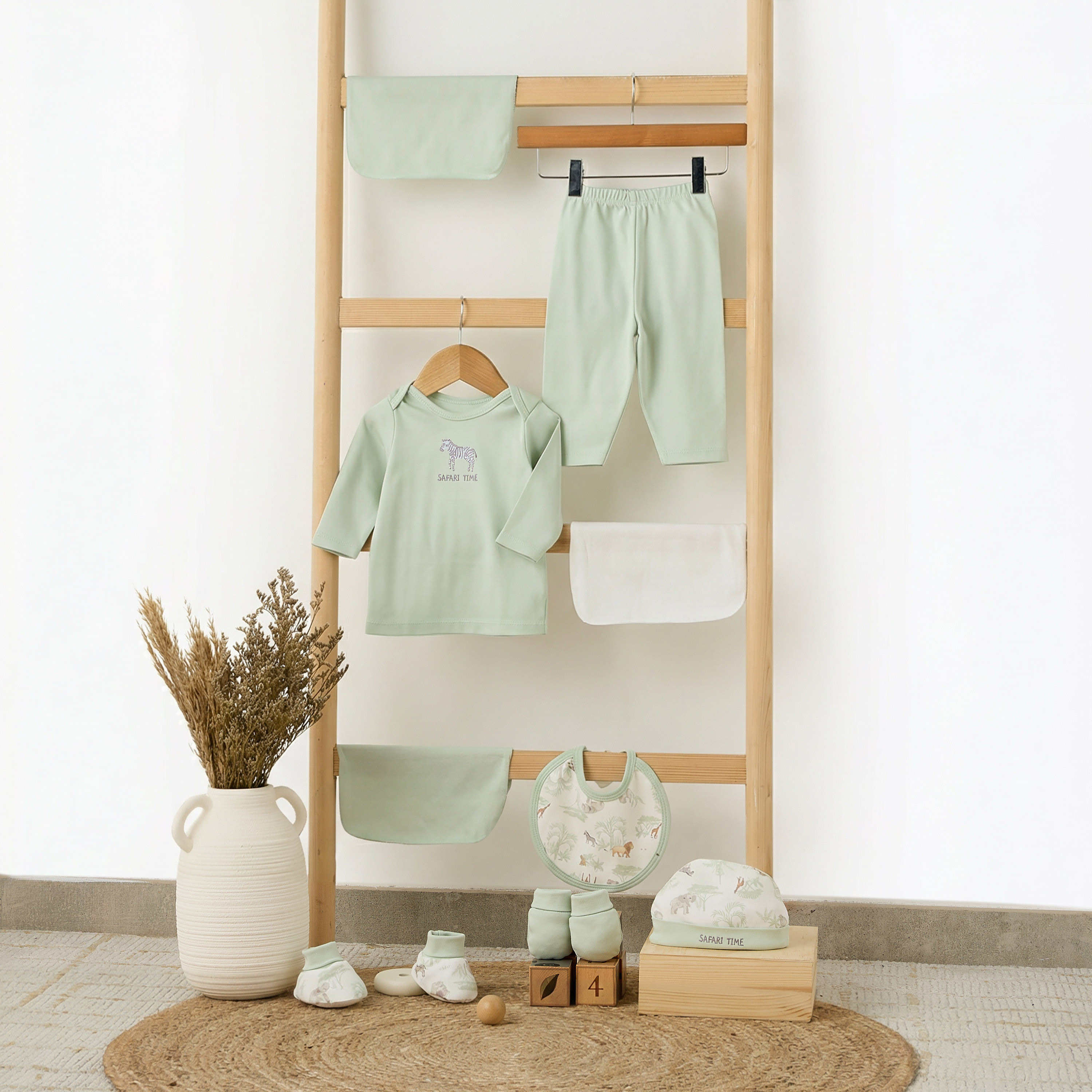 طقم هدايا ملابس بطبعات من جونيورز - طقم من 10 قطع-baby-boys-clothing-setsandcoords-image-14