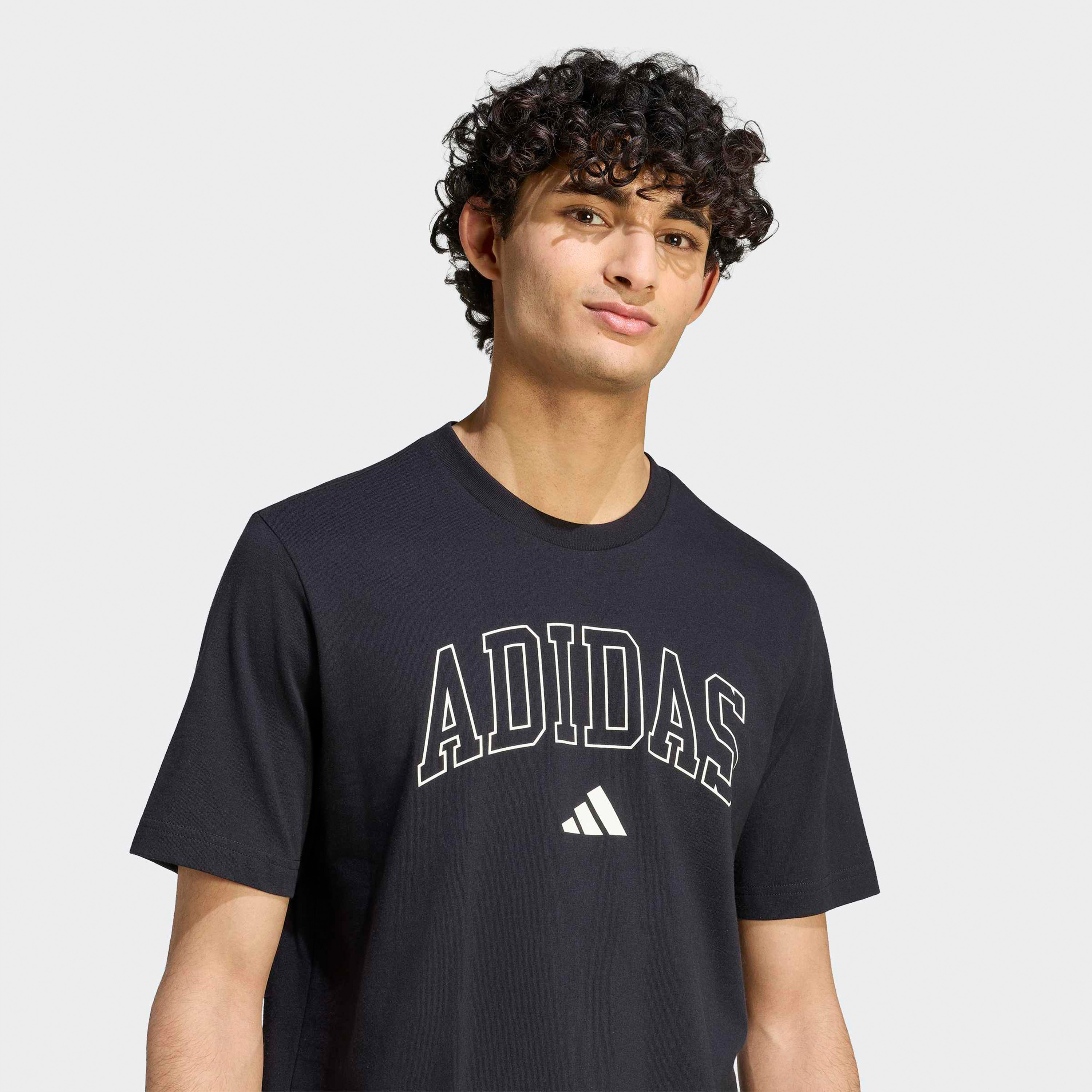 أديداس - تيشيرت جرافيكي كوليجيت لاينيج للرجال | OE-men-clothing-sportswearandactivewear-tshirtsandpolos-image-4