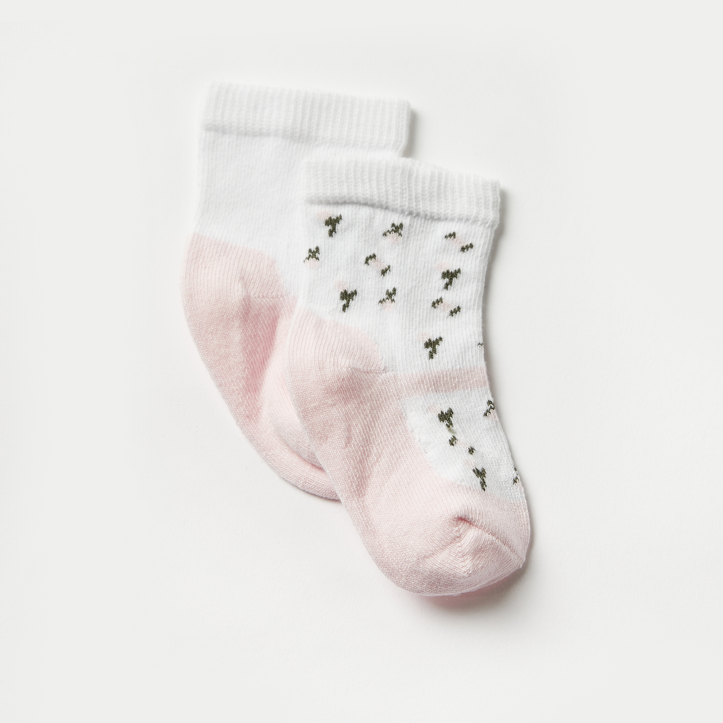 جوارب بطول الكاحل وطبعات من جونيورز – طقم من زوجين-promo_babyshop_Buy3for1_OMN230426-image-2