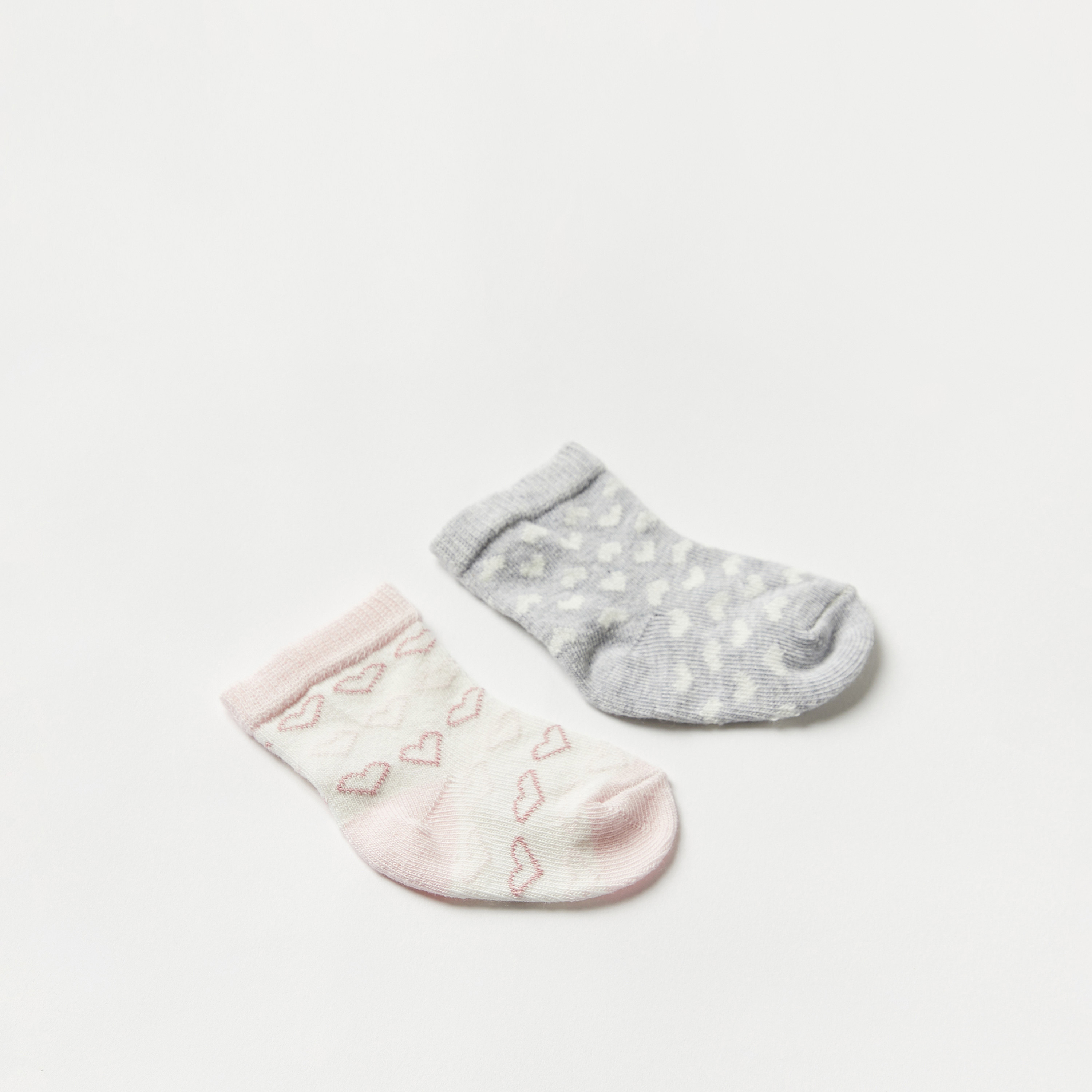 جوارب بطول الكاحل وطبعات قلب من جونيورز – طقم من زوجين-promo_babyshop_Buy3for1_OMN230426-image-1
