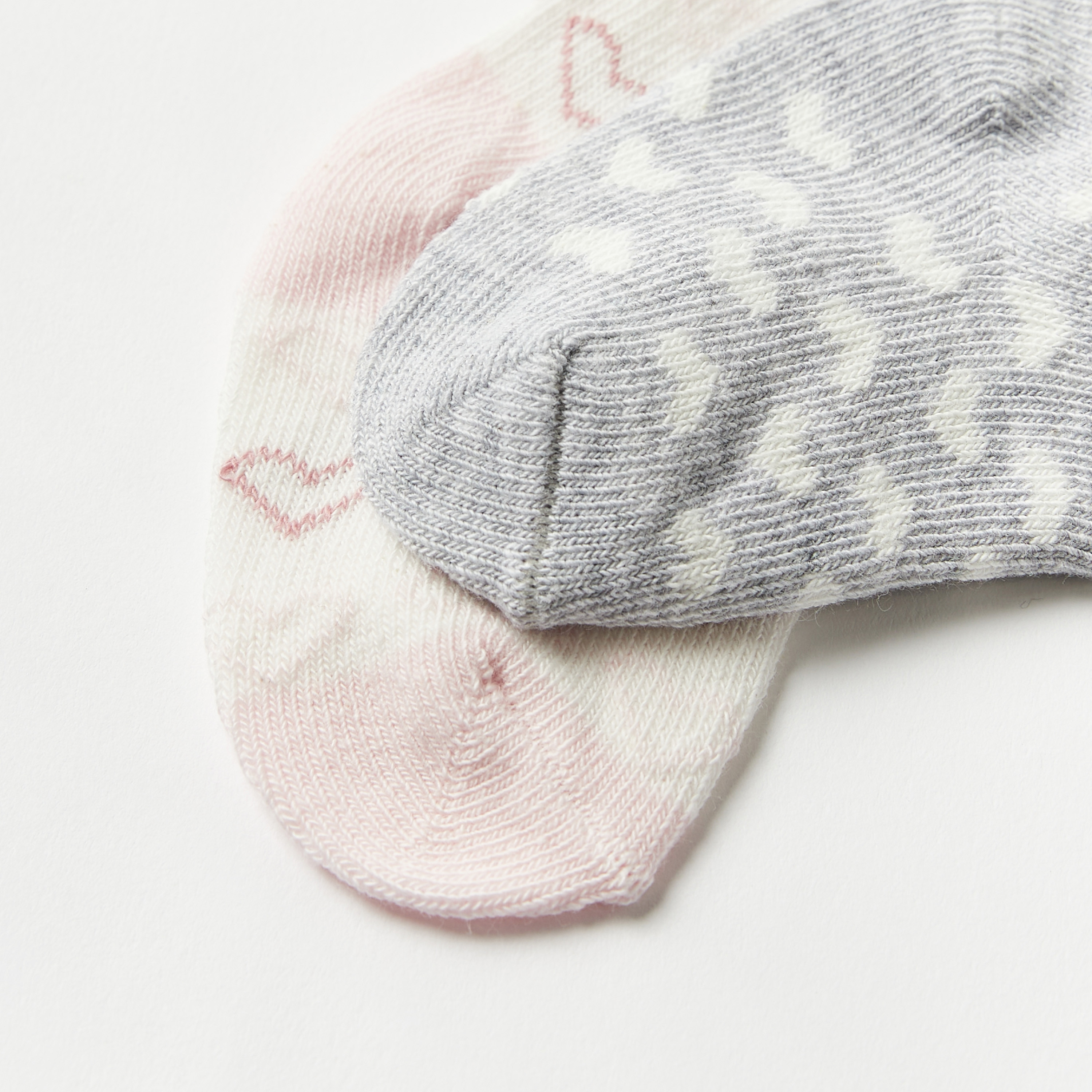 جوارب بطول الكاحل وطبعات قلب من جونيورز – طقم من زوجين-promo_babyshop_Buy3for1_OMN230426-image-4