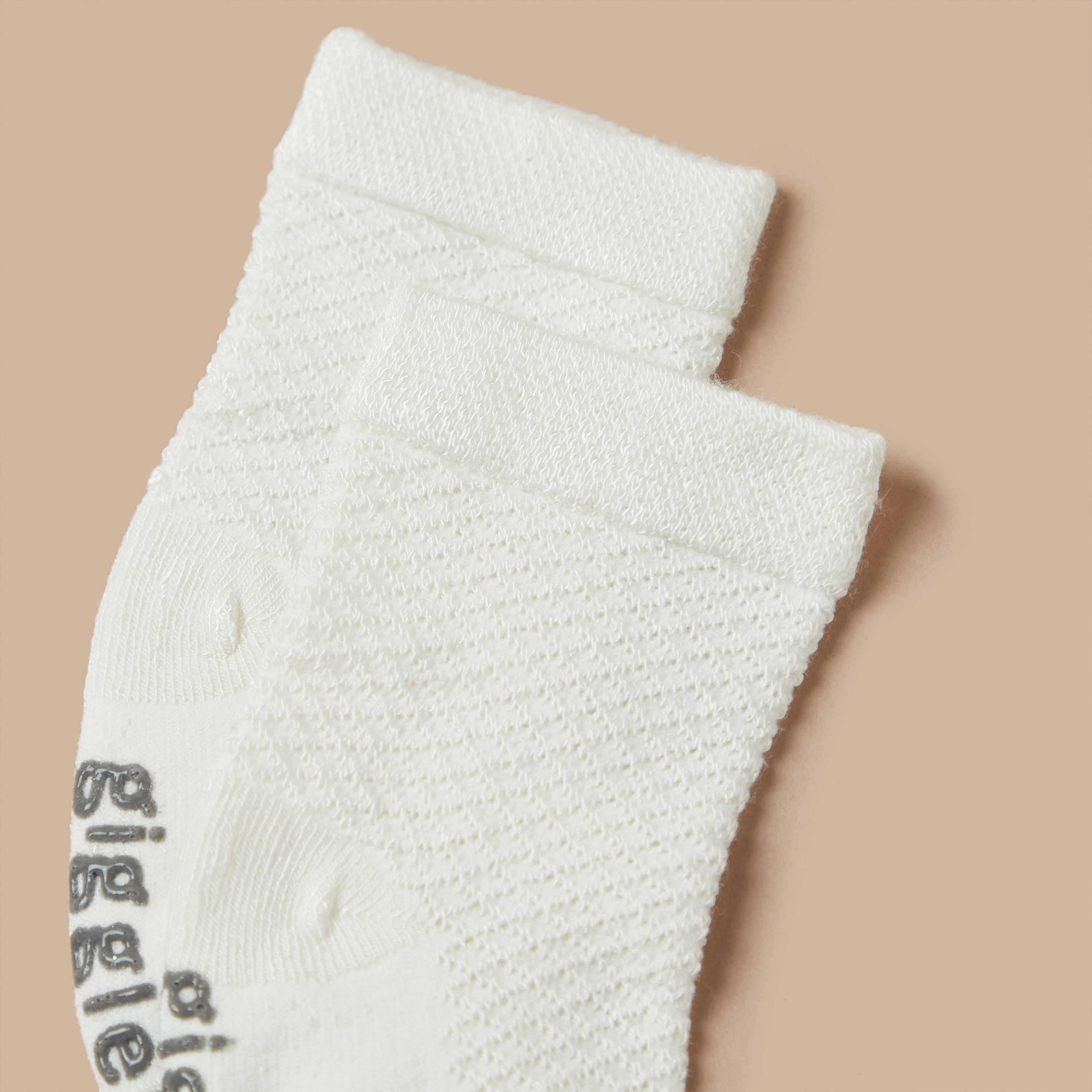 جوارب مطرزة من جيجلز-promo_babyshop_Buy3for1_OMN230426-image-3