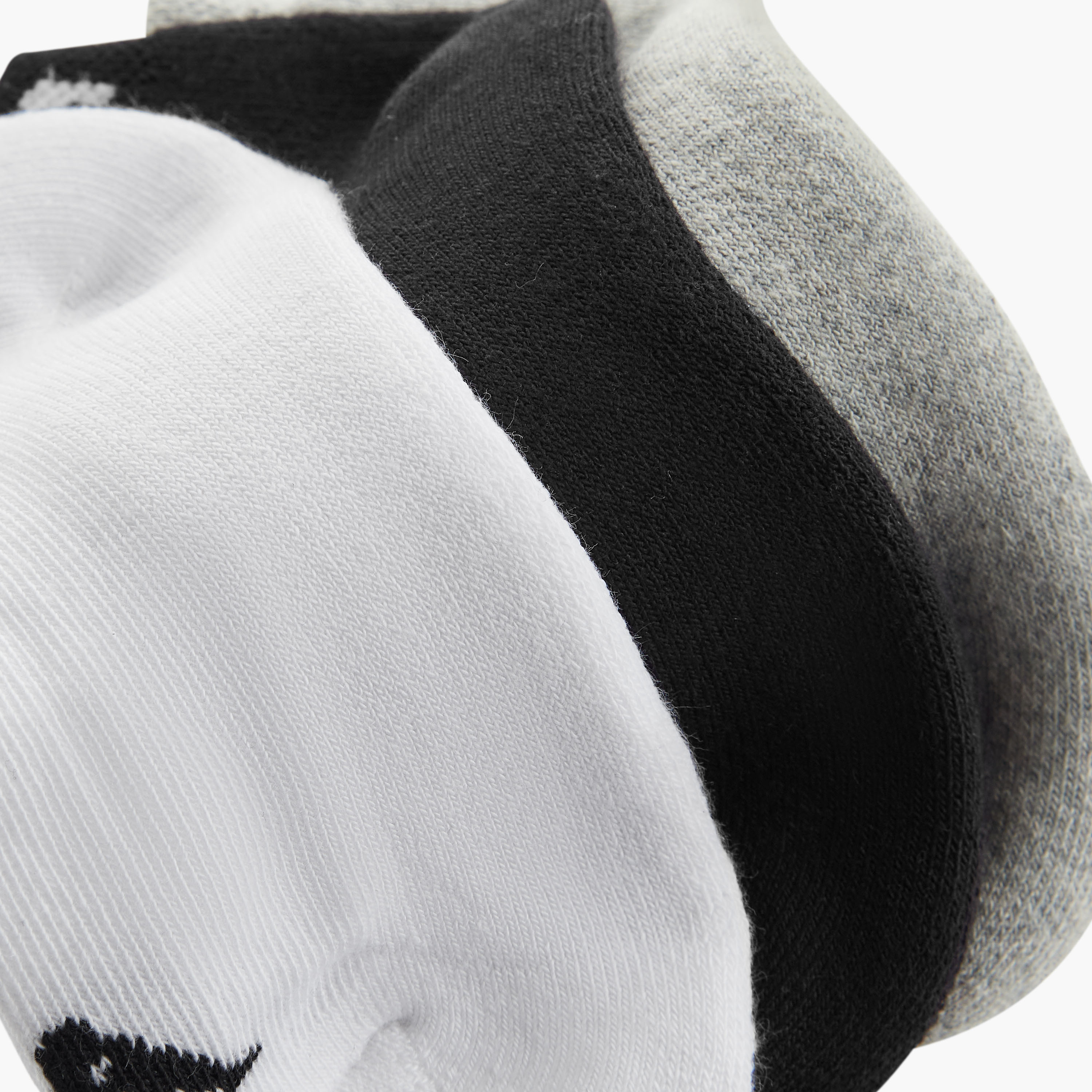 طقم جوارب رياضية 3 أزواج بطول الكاحل وطبعات من كابا -girls-accessories-socks-image-4