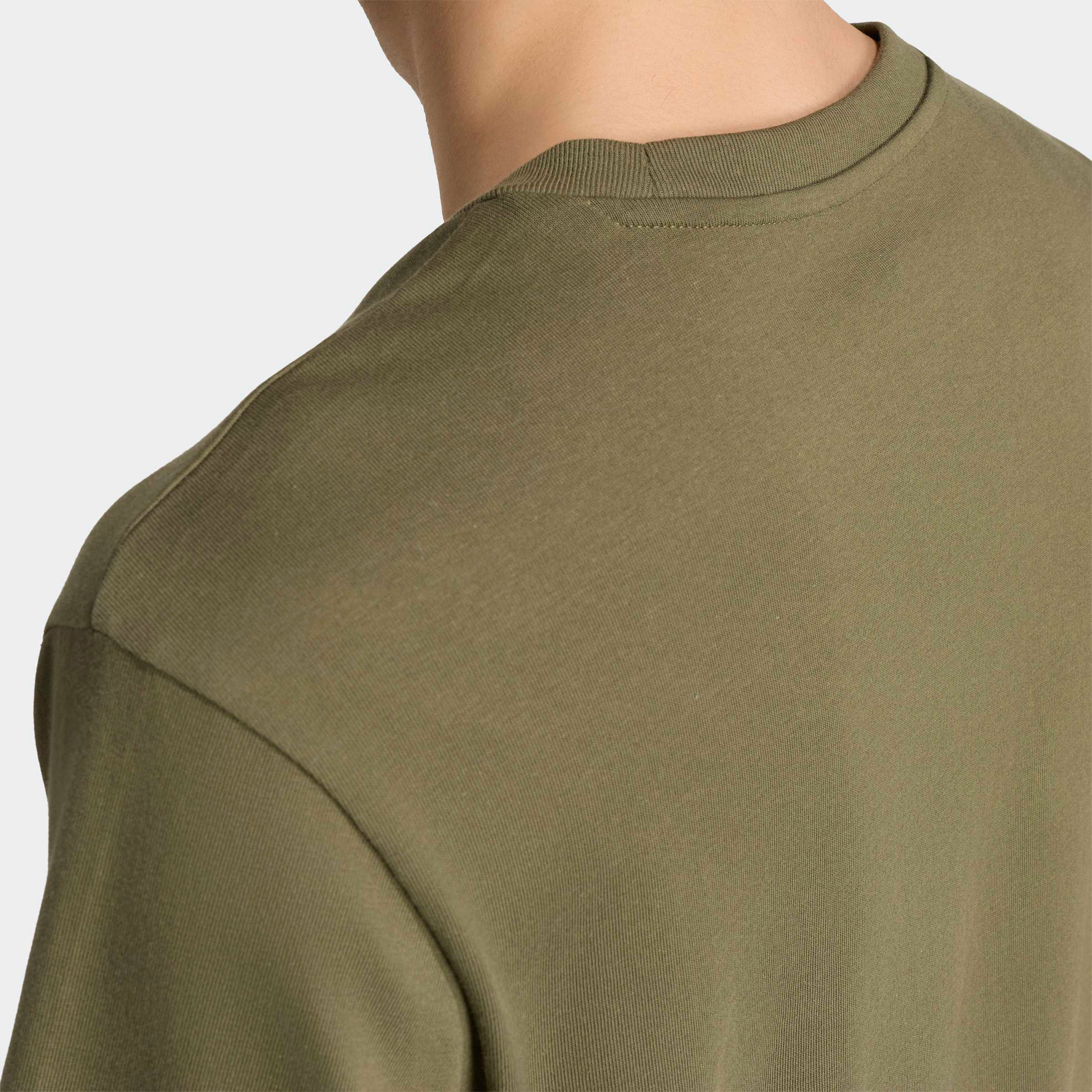أديداس - تيشيرت رجالي جرافيكي بشعار جيشي | OE-men-clothing-sportswearandactivewear-tshirtsandpolos-image-5