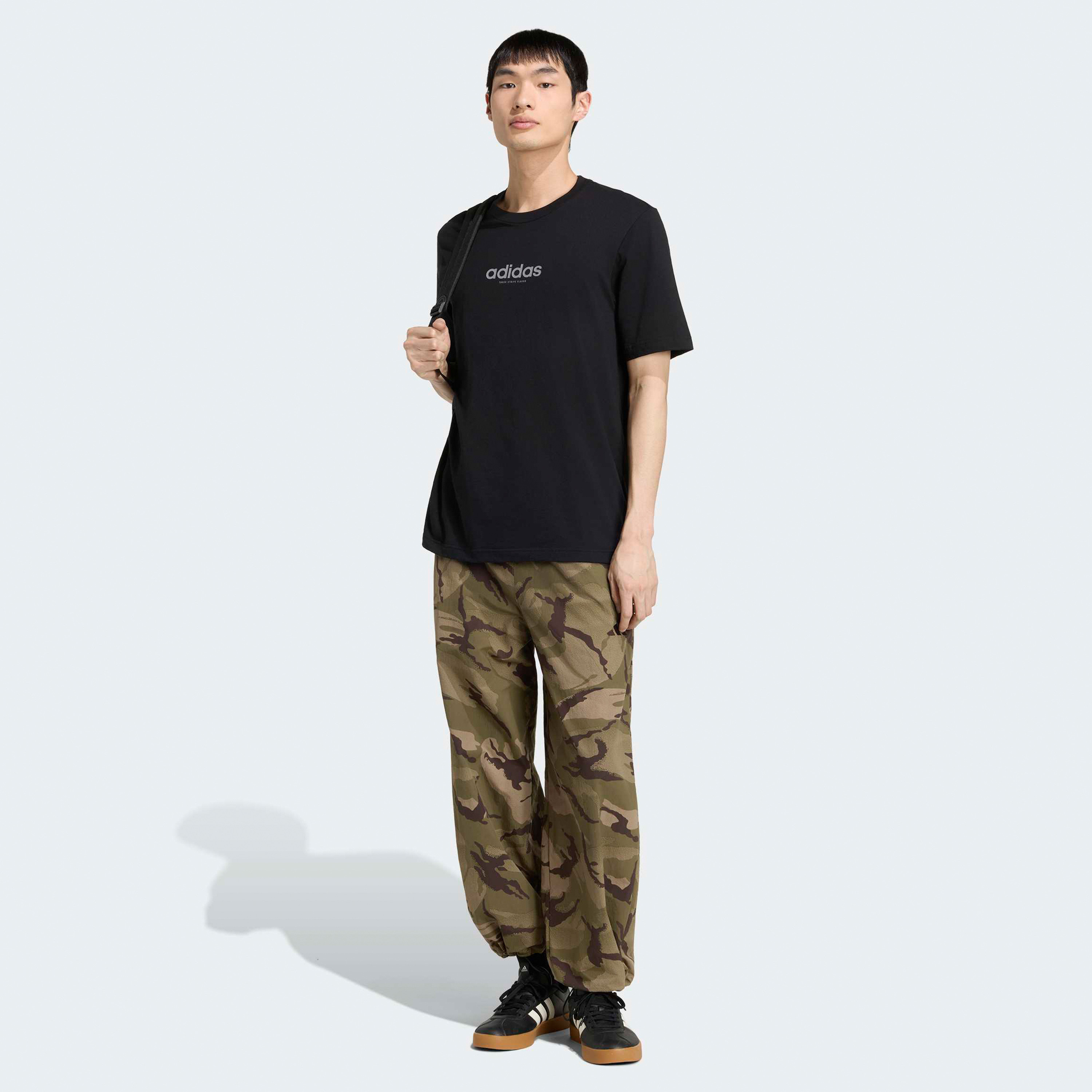 اديداس - تيشيرت رجالي بأكمام قصيرة ورقبة دائرية مزين برسومات نكهات البرجر-men-clothing-sportswearandactivewear-tshirtsandpolos-image-2