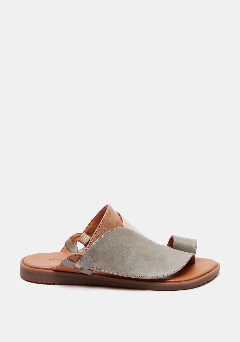 Al Waha Colourblock Slip-On Arabic Sandals with Toe Ring Accent-Boy%27s Sandals-image-0