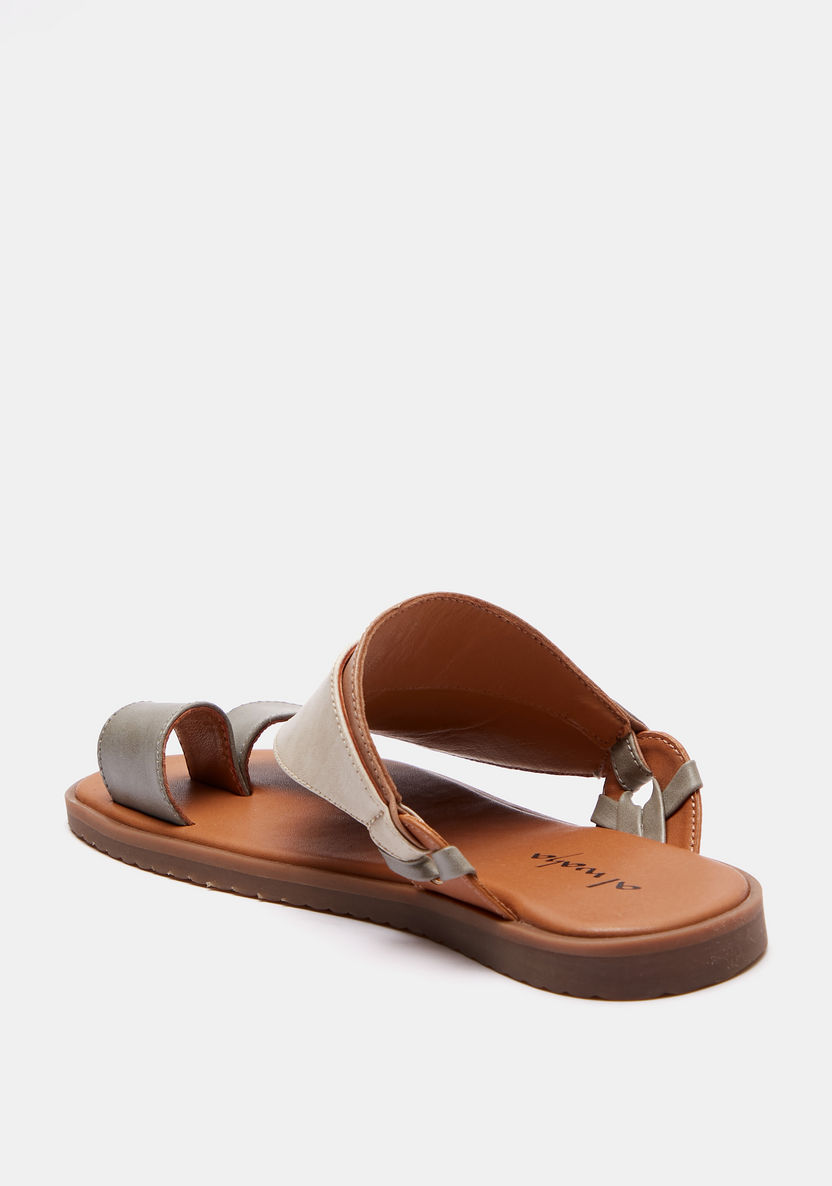 Al Waha Colourblock Slip-On Arabic Sandals with Toe Ring Accent-Boy%27s Sandals-image-2