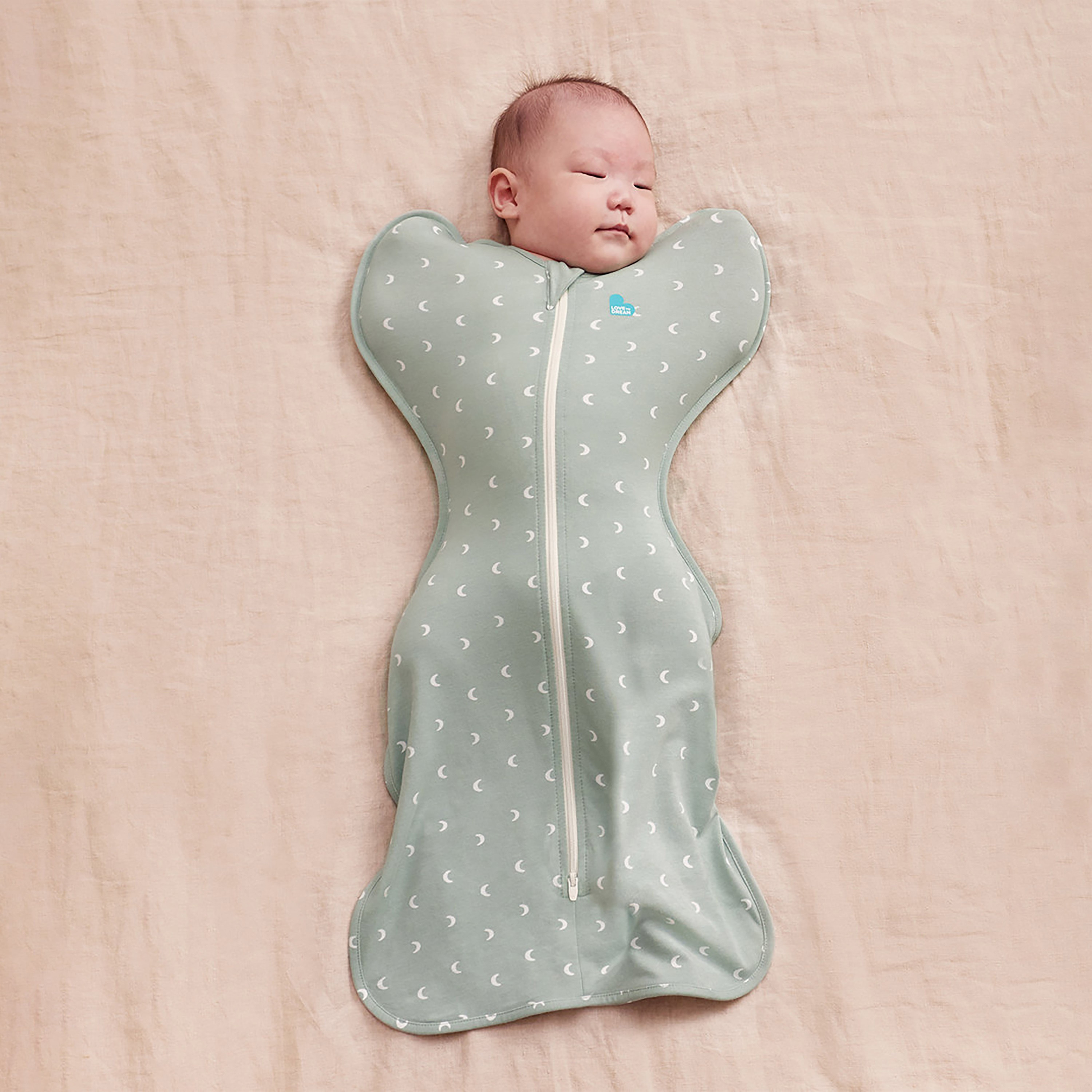 كيس نوم وقماط للرضع سوادل أب مون باللون الزيتوني من لوف تو دريم-baby-nursery-blanketsandswaddles-swaddlesandsleepingbags-image-3