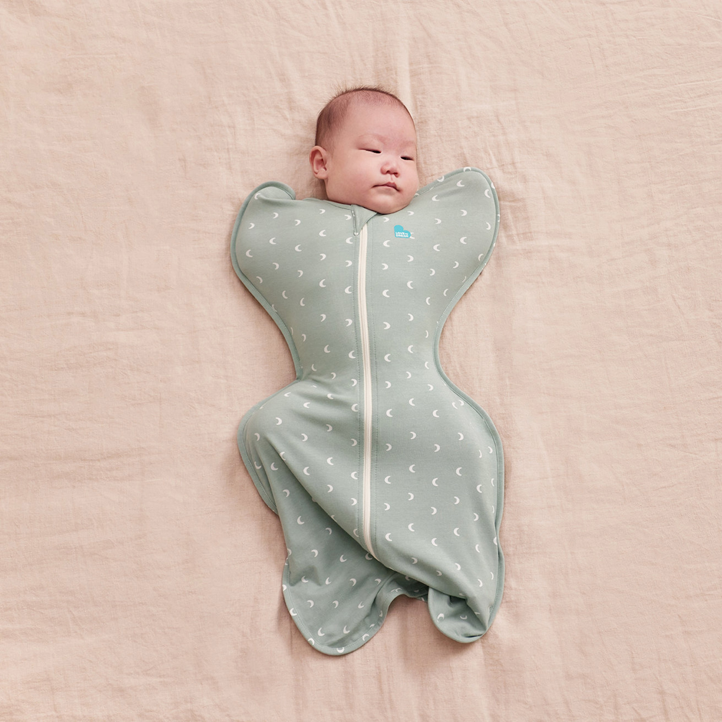 كيس نوم وقماط للرضع سوادل أب مون باللون الزيتوني من لوف تو دريم-baby-nursery-blanketsandswaddles-swaddlesandsleepingbags-image-5