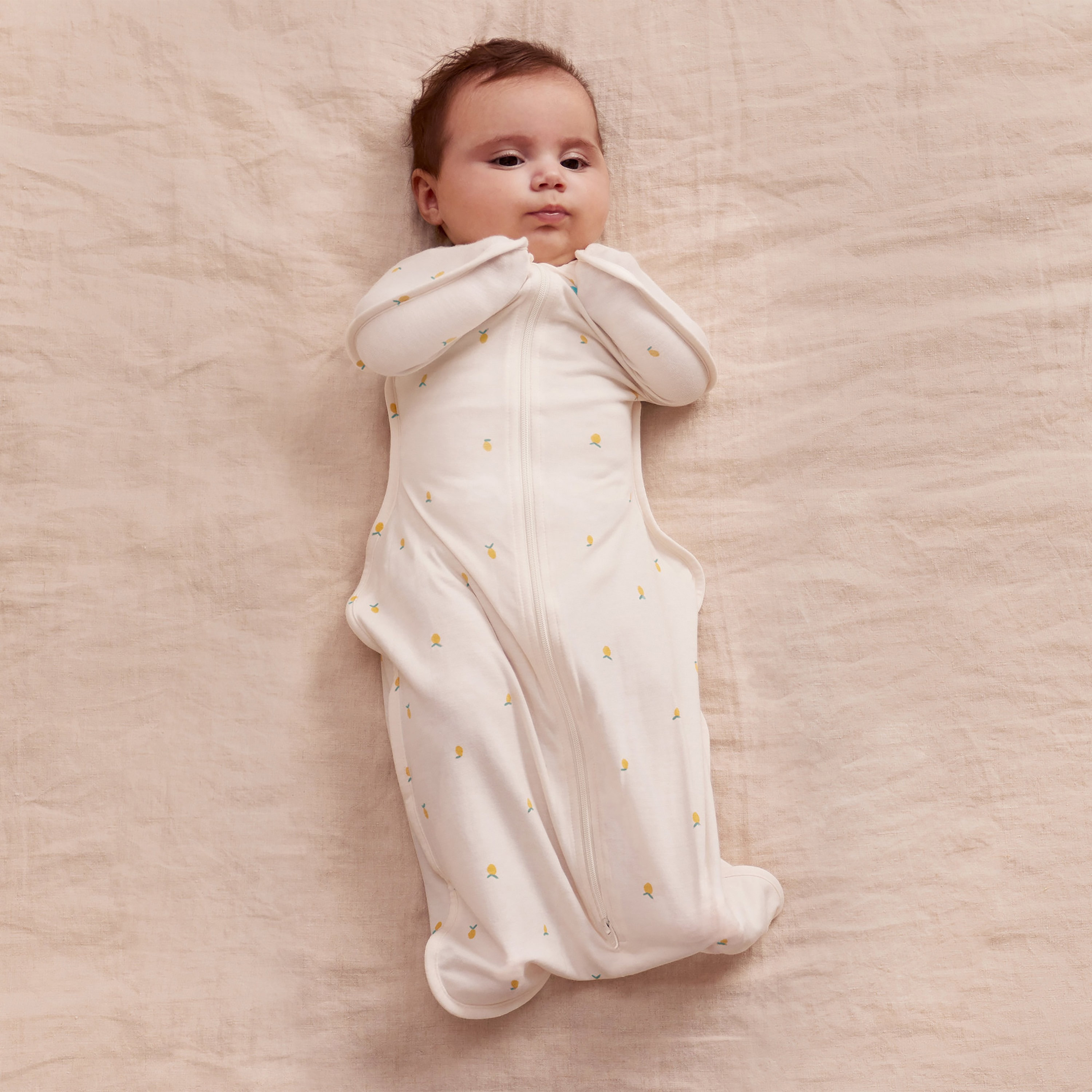 كيس نوم وقماط للرضع سوادل أب خيزران (بامبو) باللون الكريمه والليموني من لوف تو دريم-baby-nursery-blanketsandswaddles-swaddlesandsleepingbags-image-5